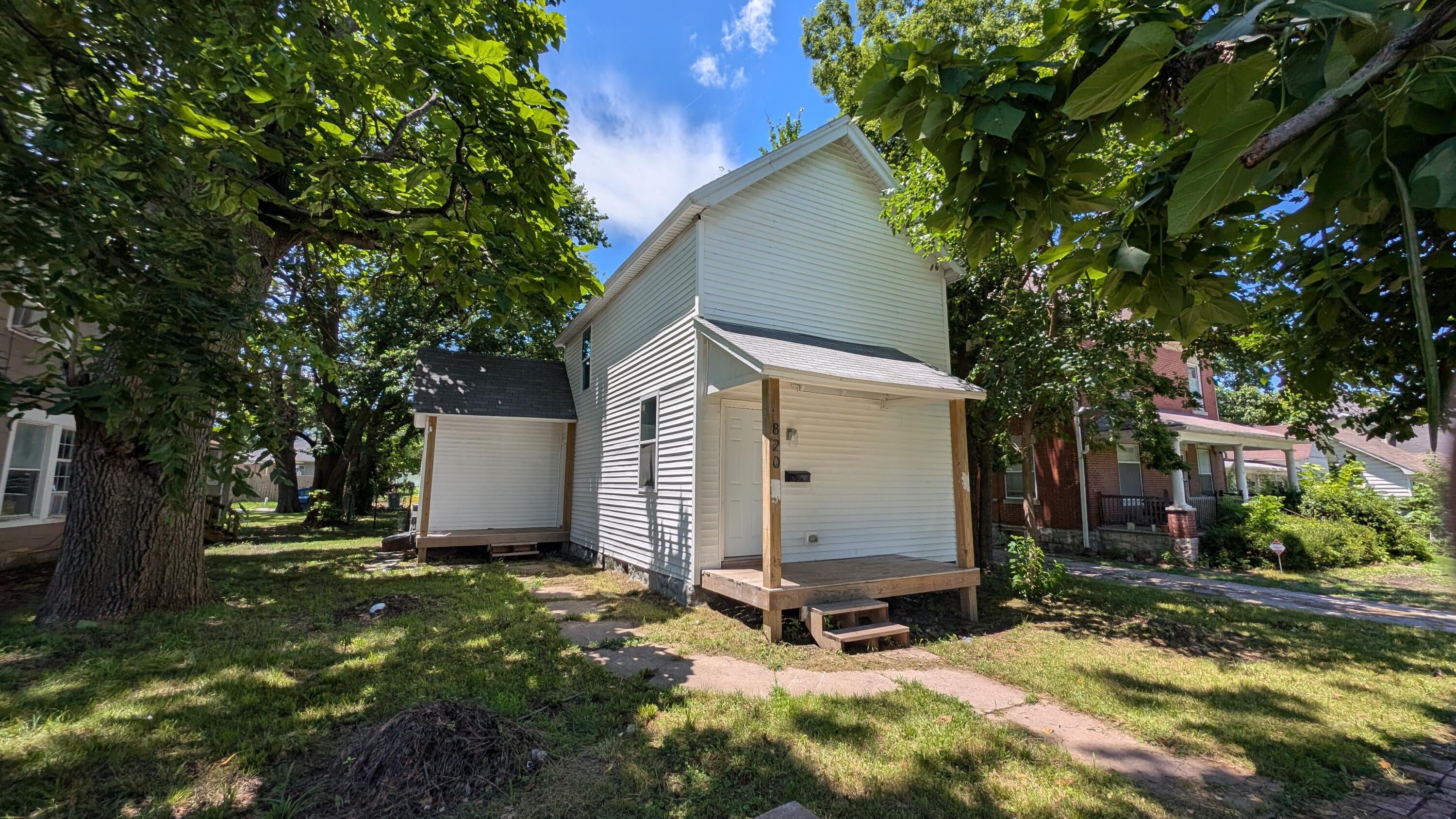 820 S Moffet Avenue — photo