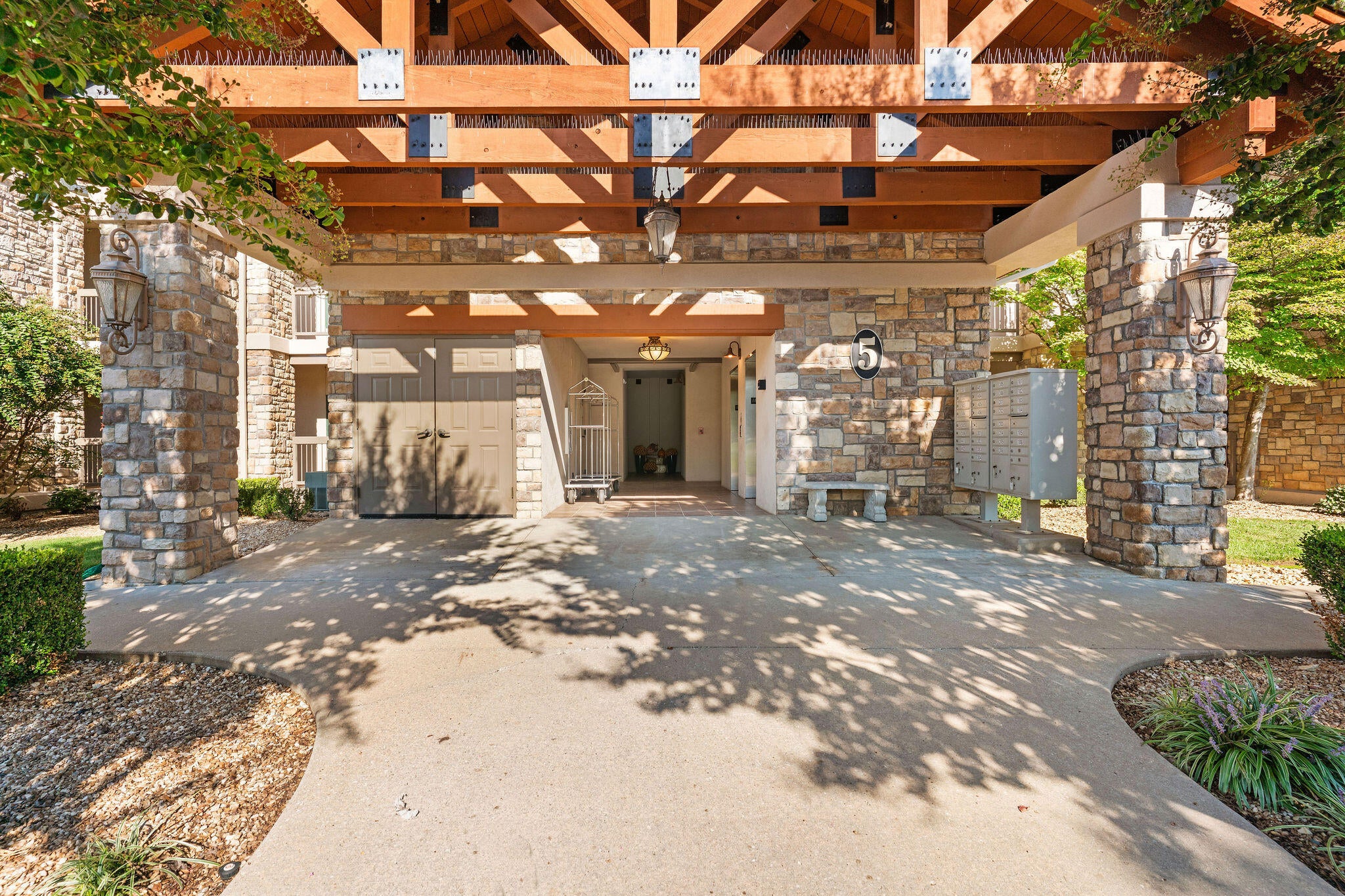 250 Lakewood Drive 5205 — photo