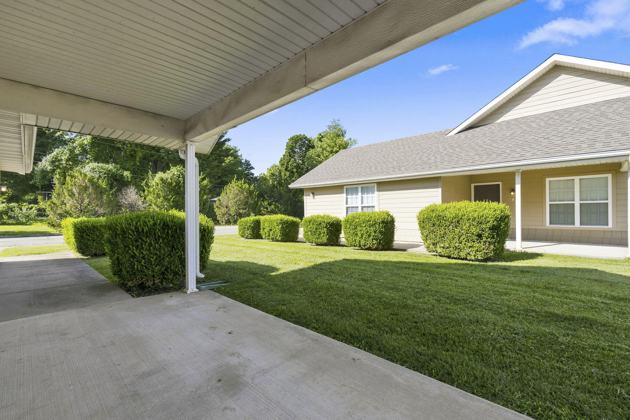 726 E Sunset Street, Springfield, MO 65807 — photo 2