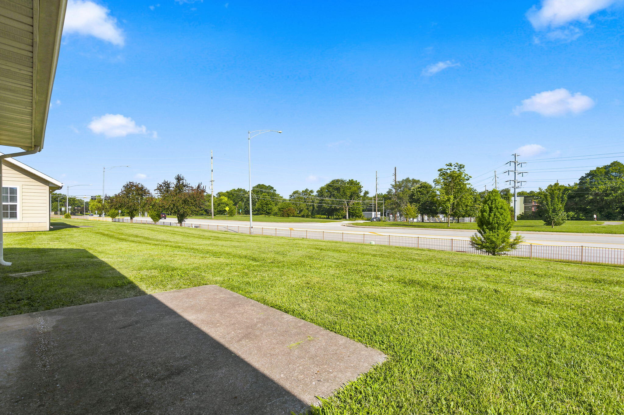 726 E Sunset Street, Springfield, MO 65807 — photo 3