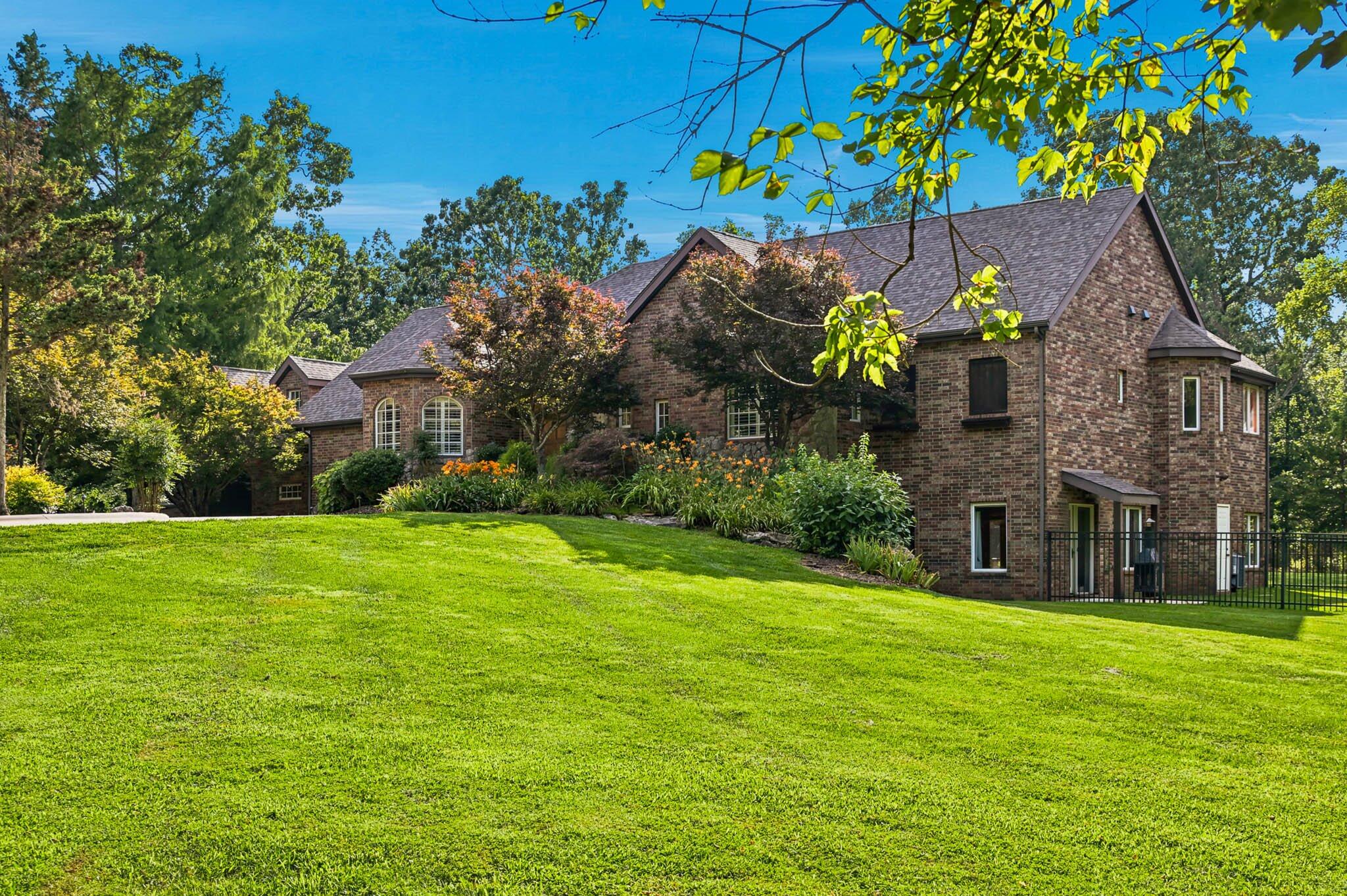 5525 S Farm Road 219 — photo