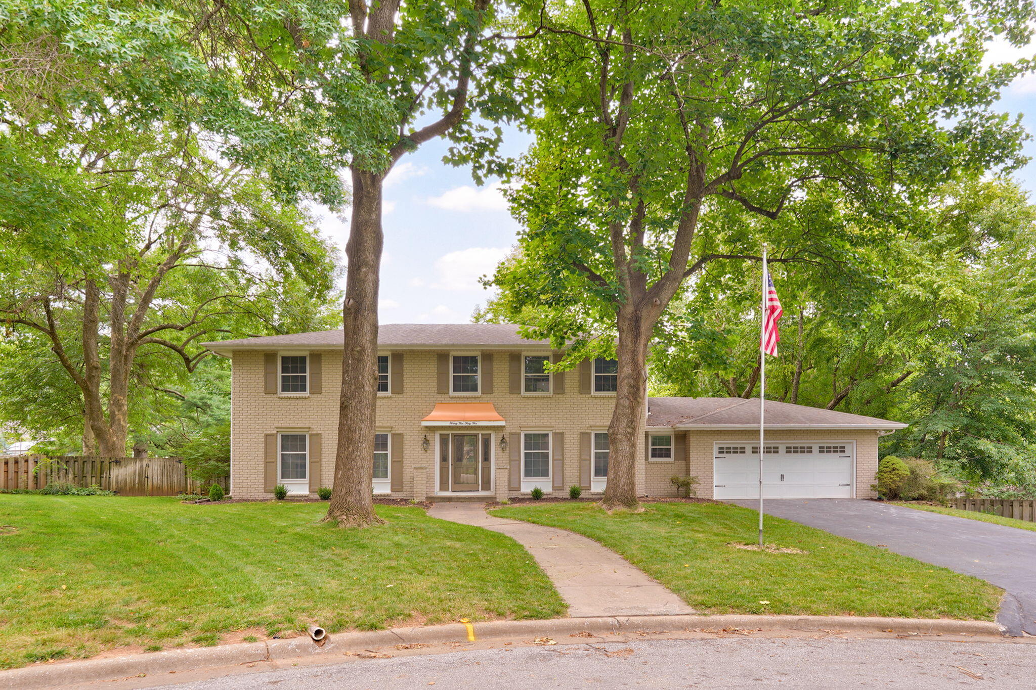 2435 E Michelle Place — photo