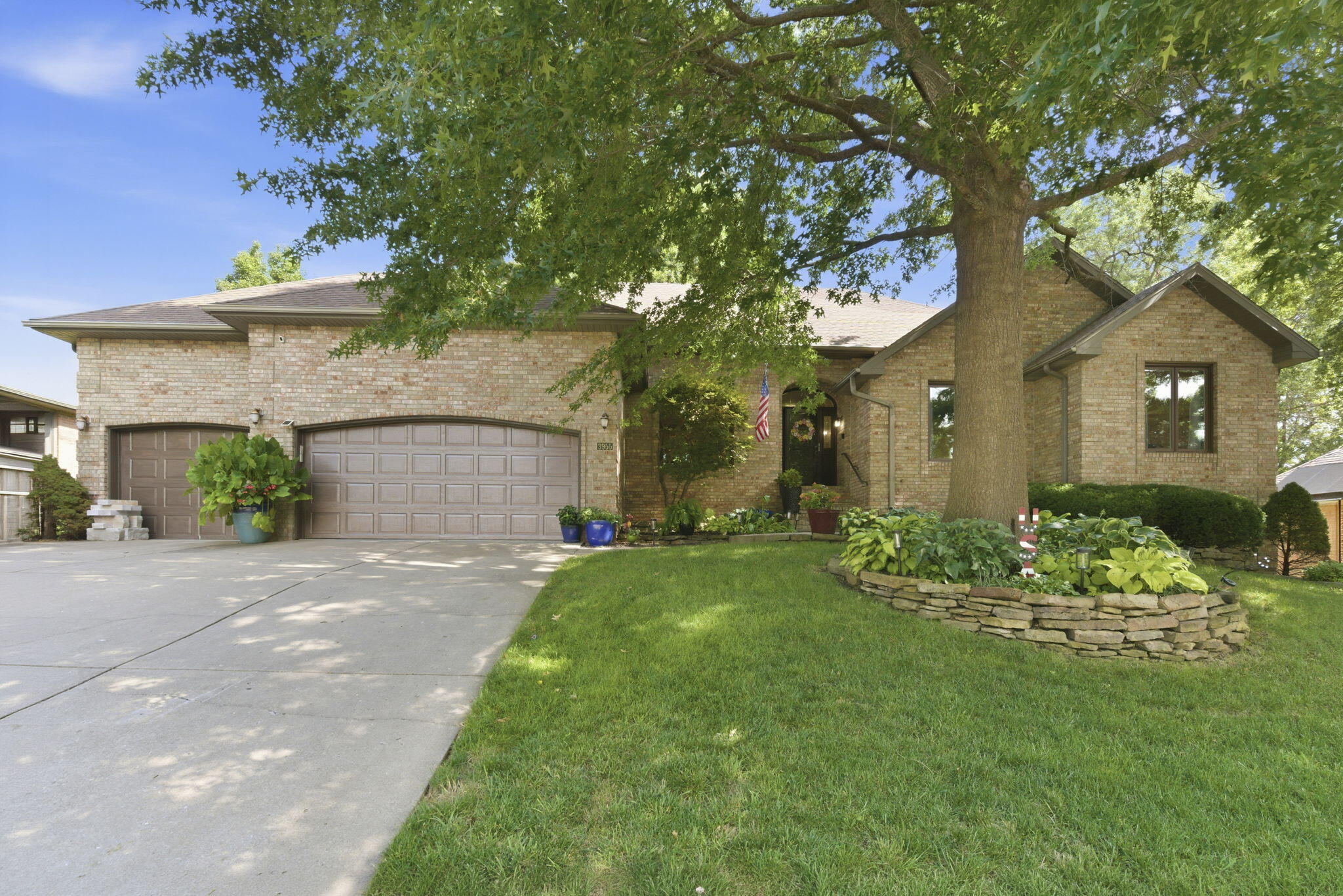 3955 E Eastmoor Street — photo