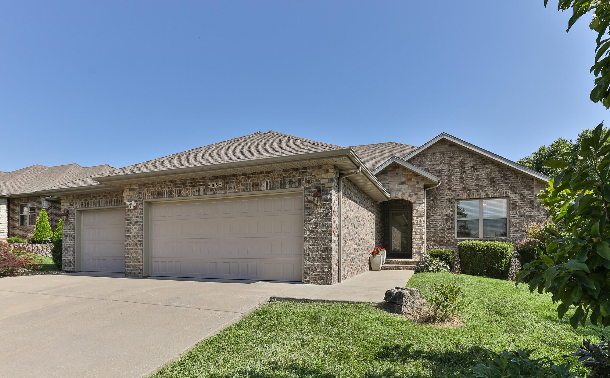 5055 E Farm Road 122 — photo