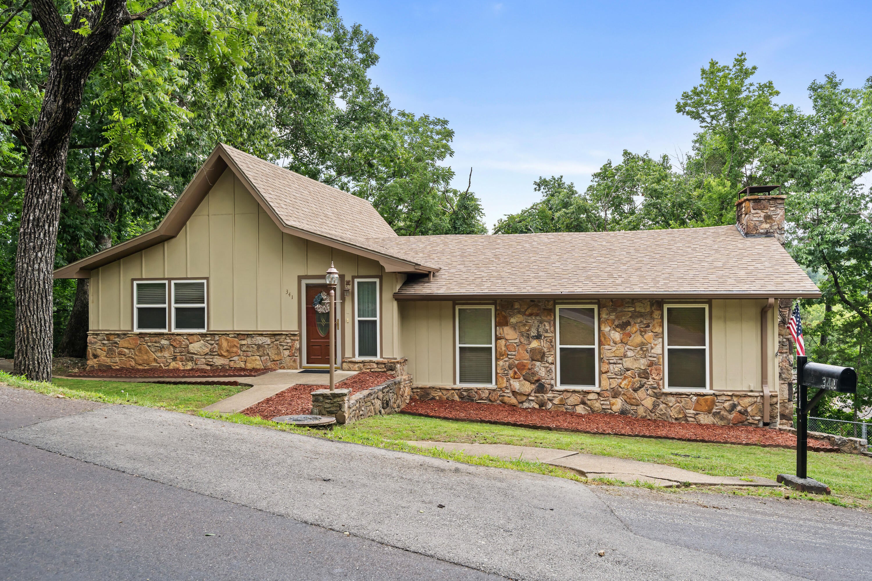 341 River Drive — photo