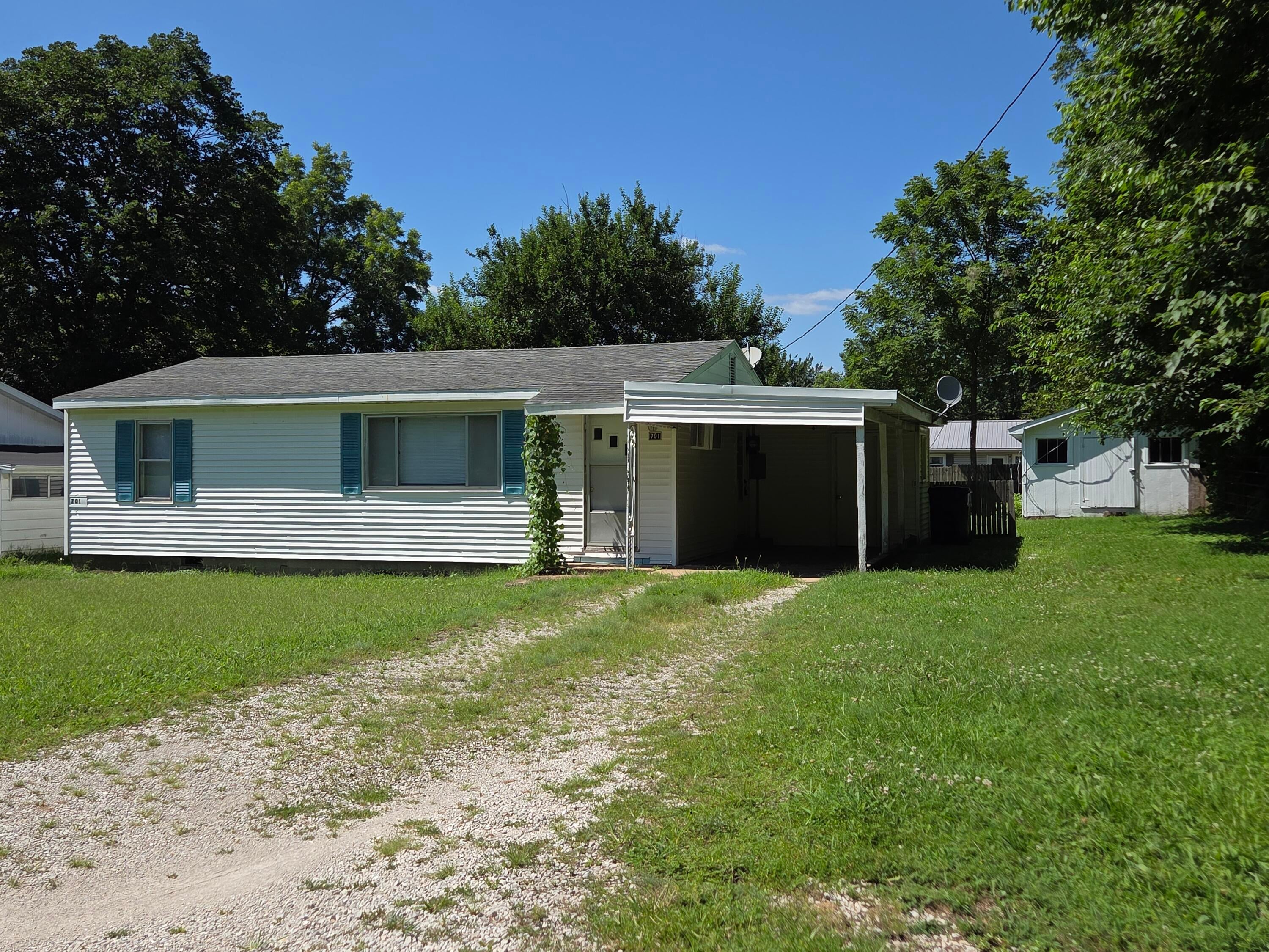 701 Hooker Drive — photo
