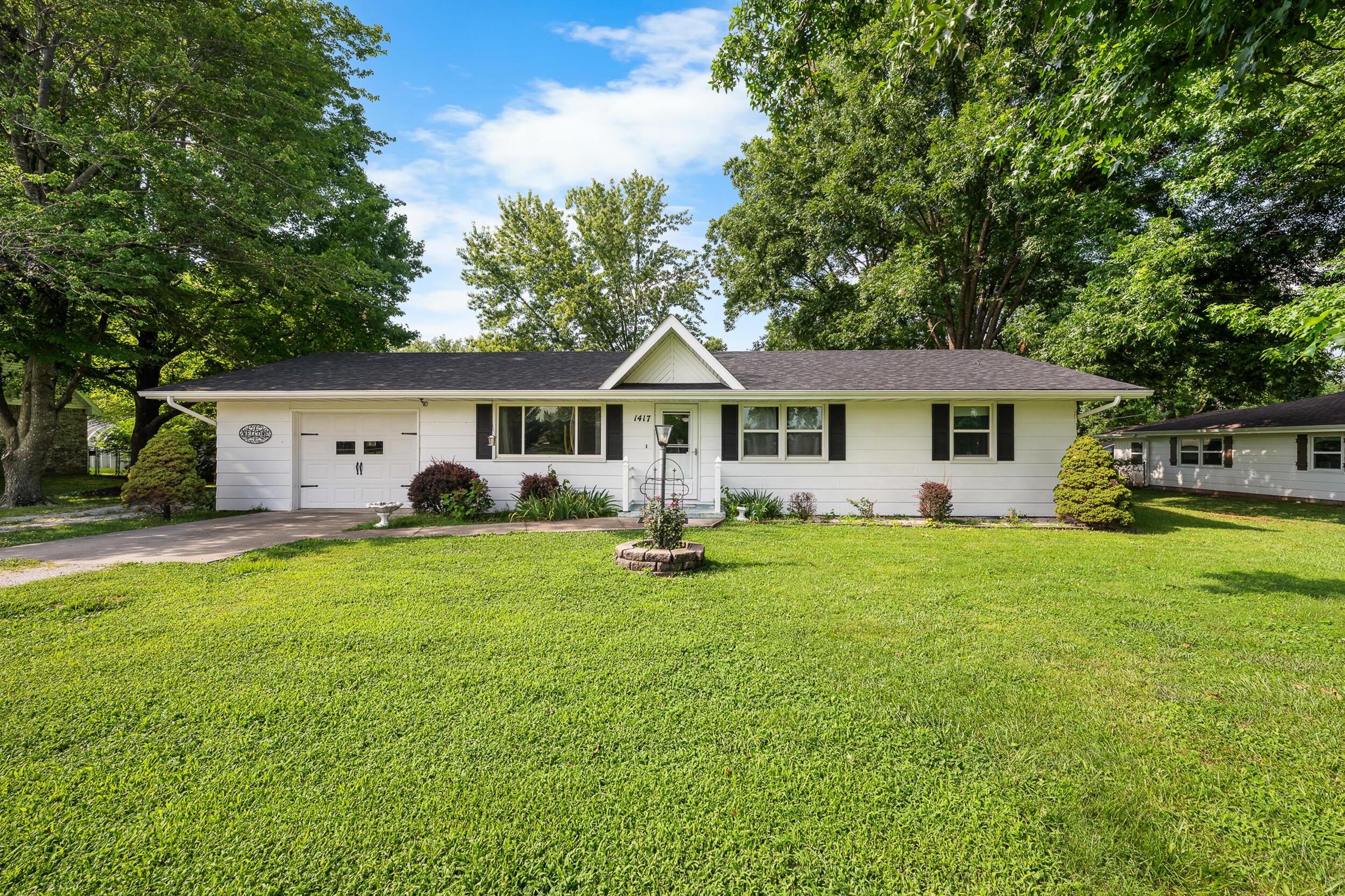 1417 W Locust Street — photo