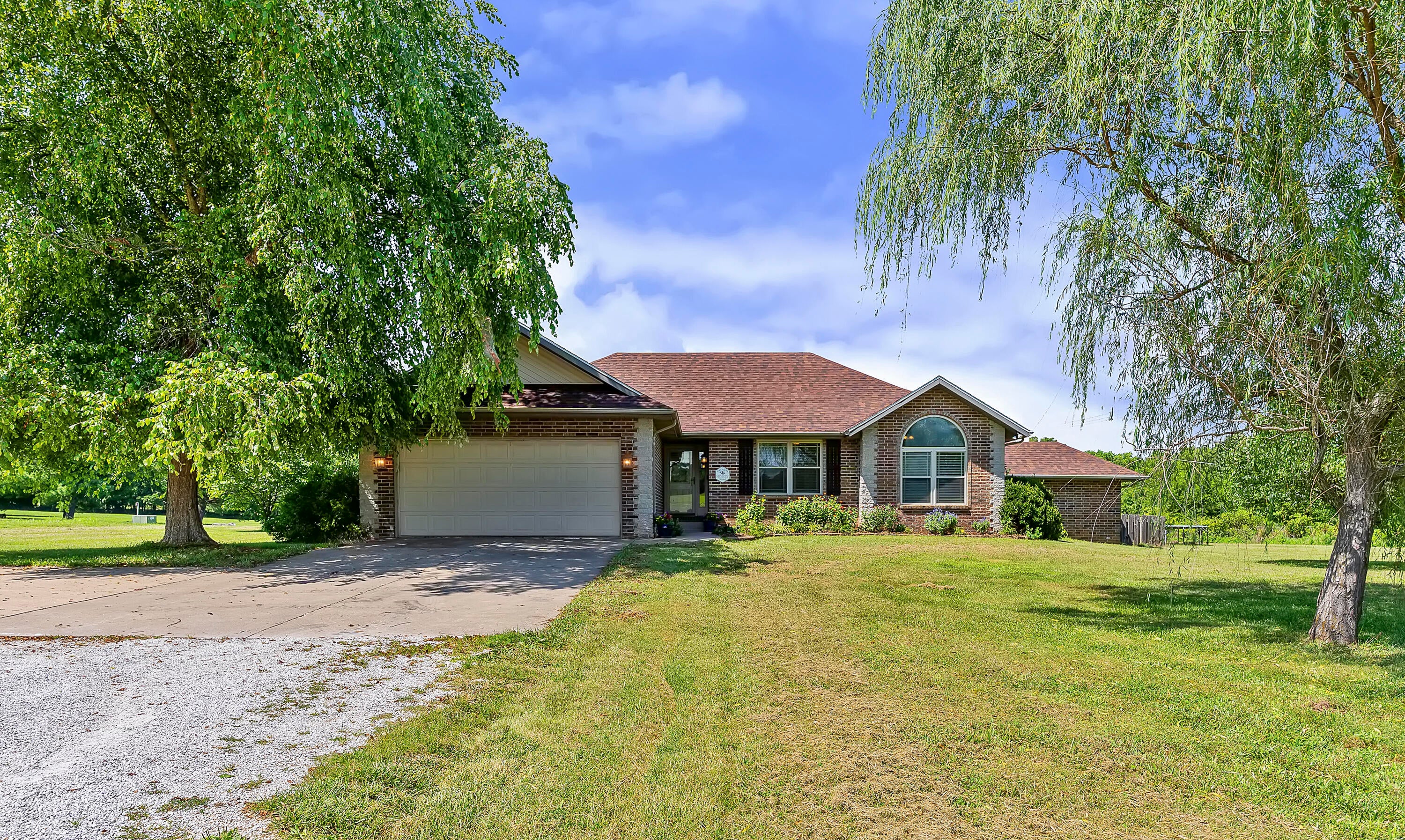 7103 W Farm Road 94 — photo