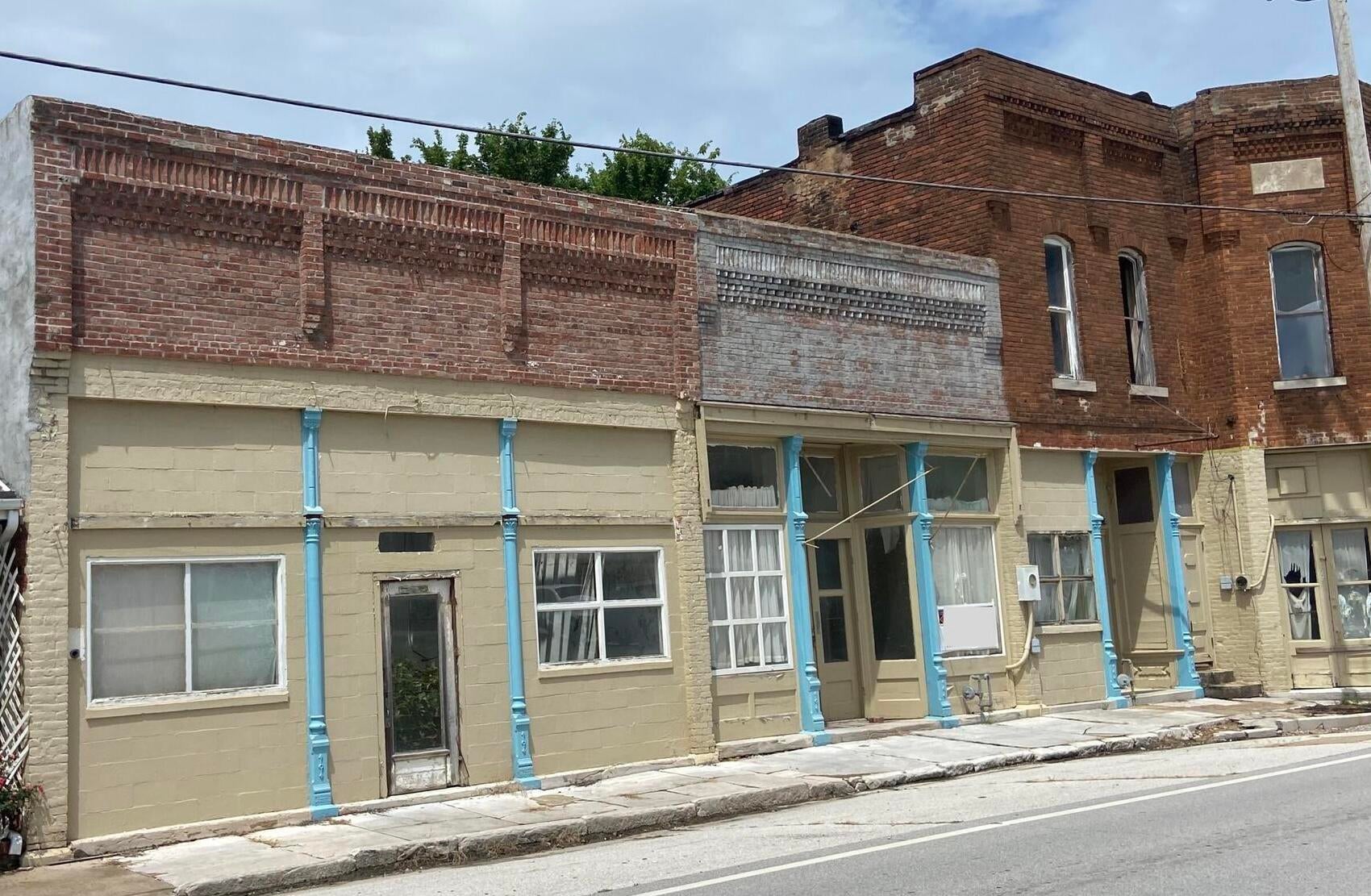 119-127 E Main Street — photo