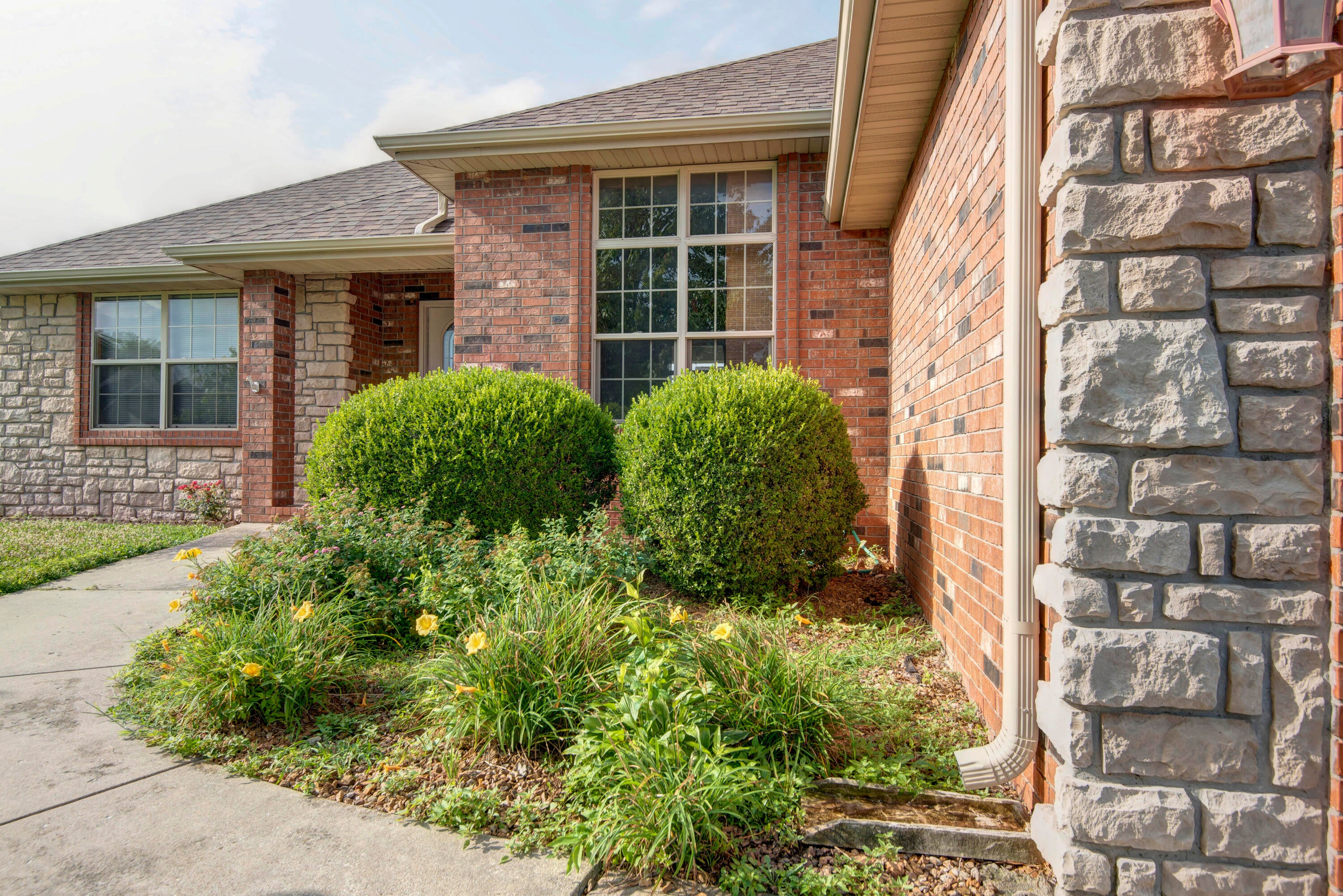 630 Meadowgate Drive — photo