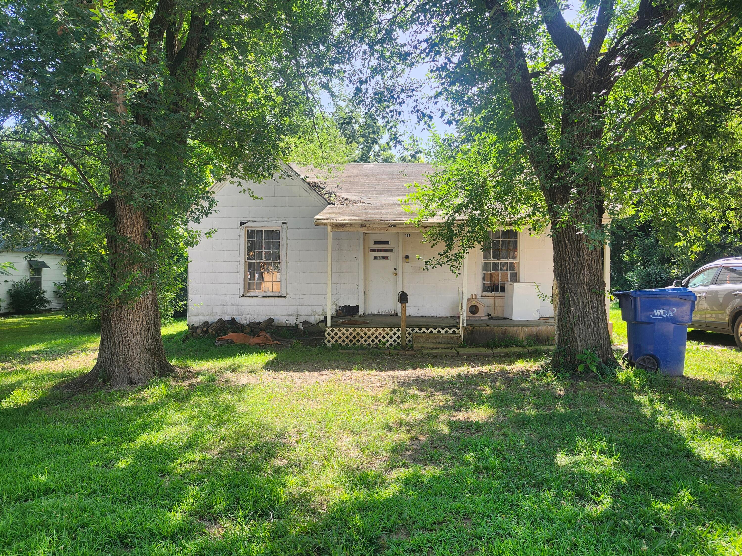 304 Bryan Street — photo