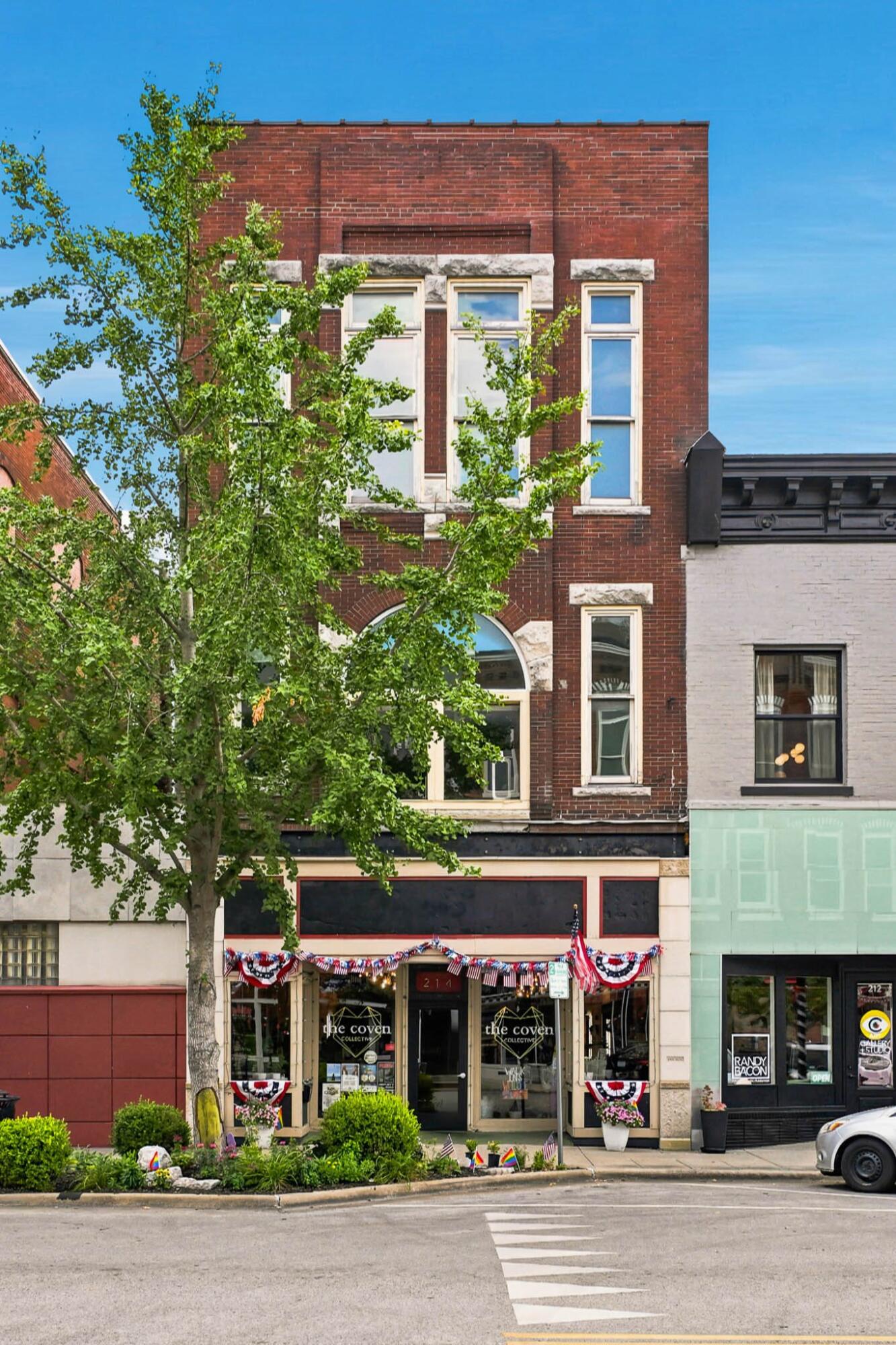 214 E Commercial Street — photo