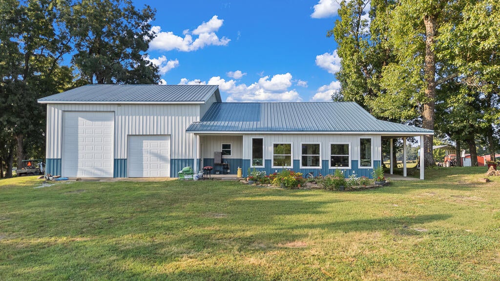 5687 Farm Road 2230 — photo