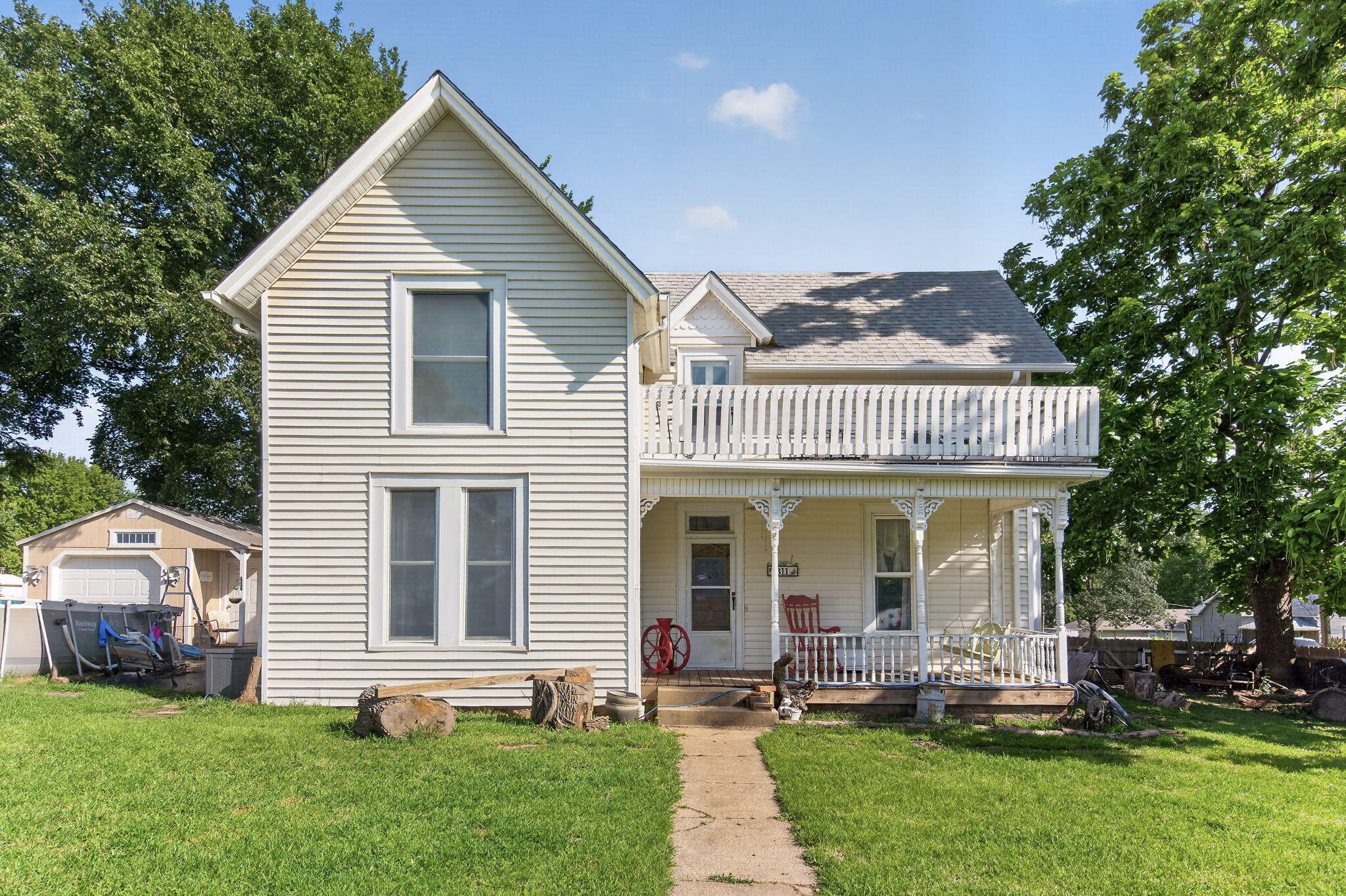 311 E Locust Street — photo
