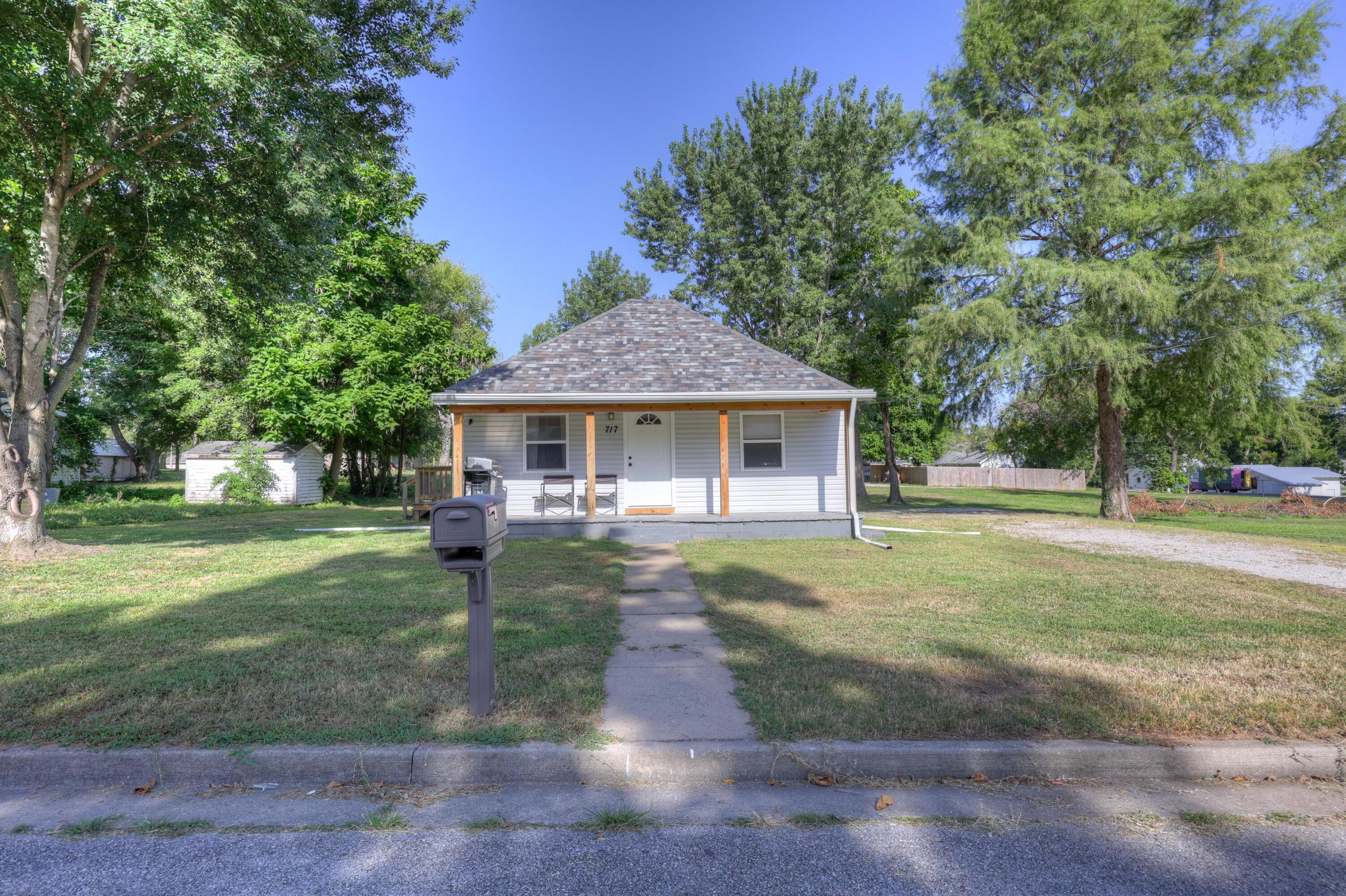 717 N Adams Street — photo