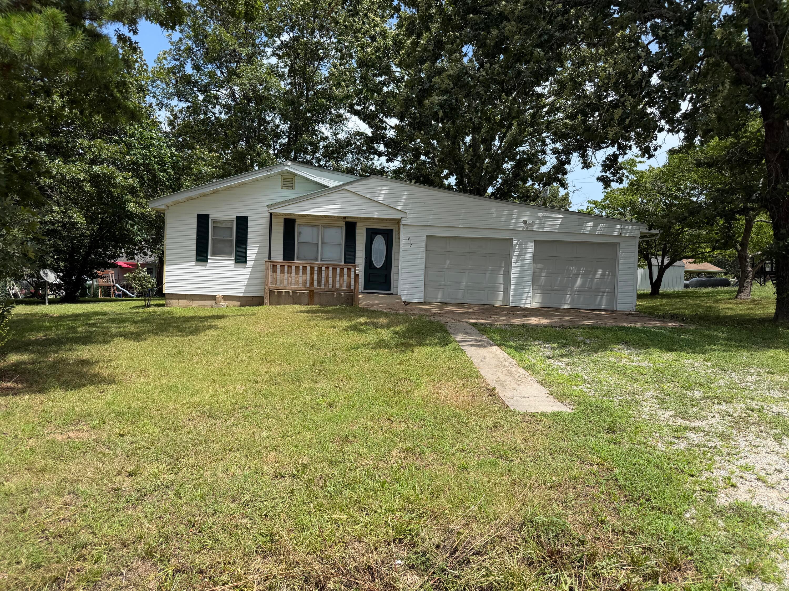917 S Elm Street — photo