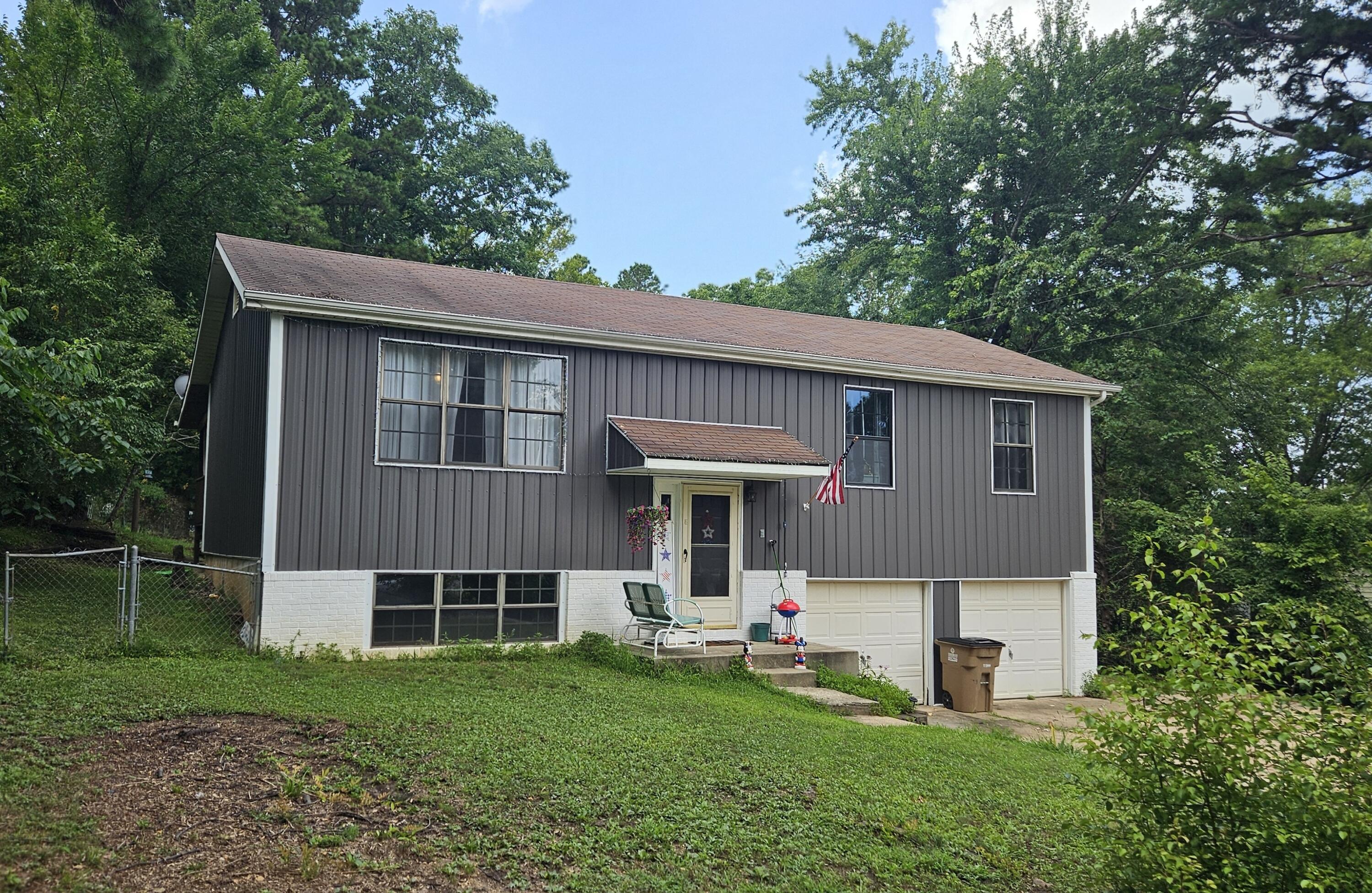 525 Skyview Drive — photo