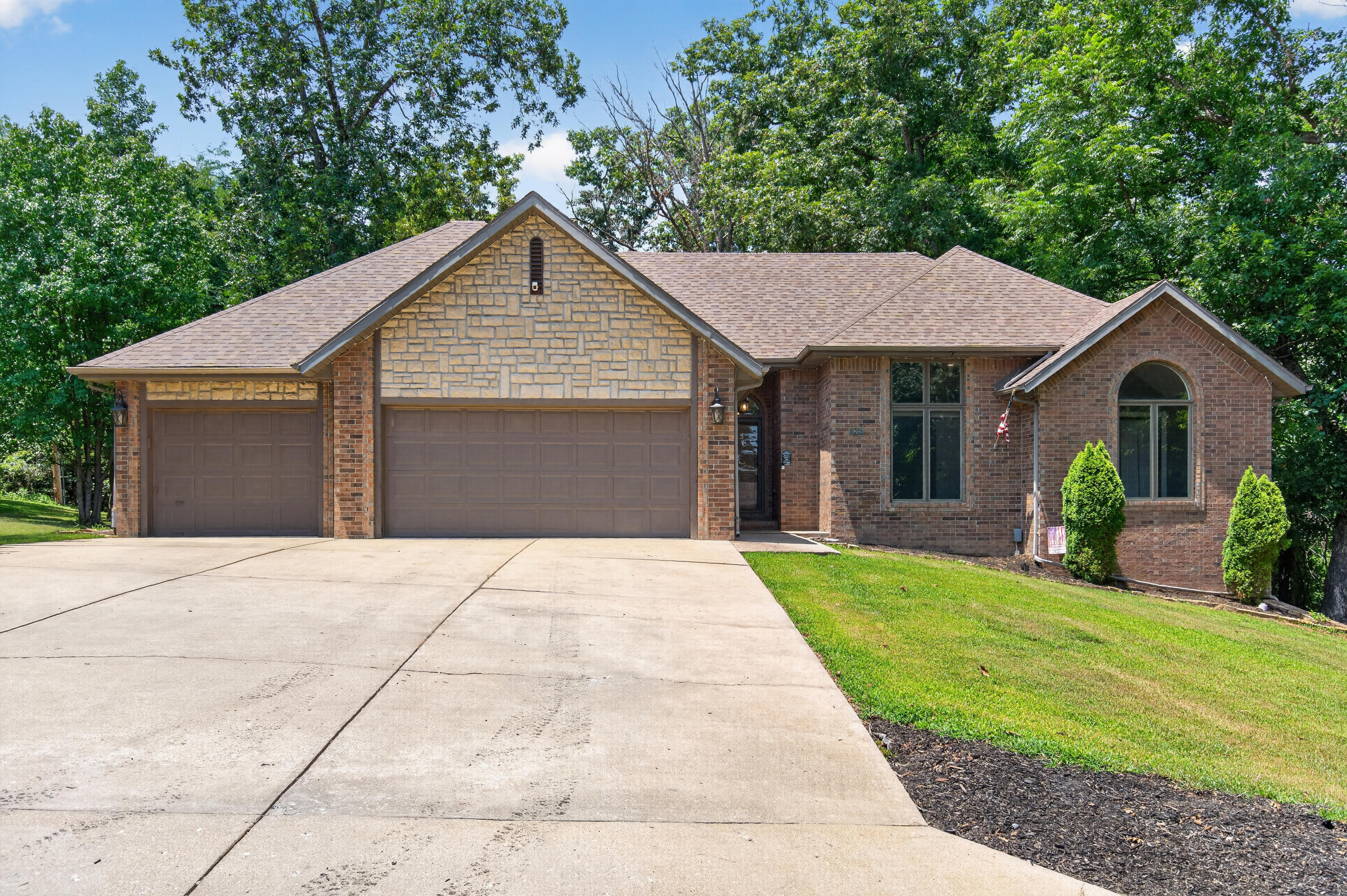86 Westwood Drive — photo
