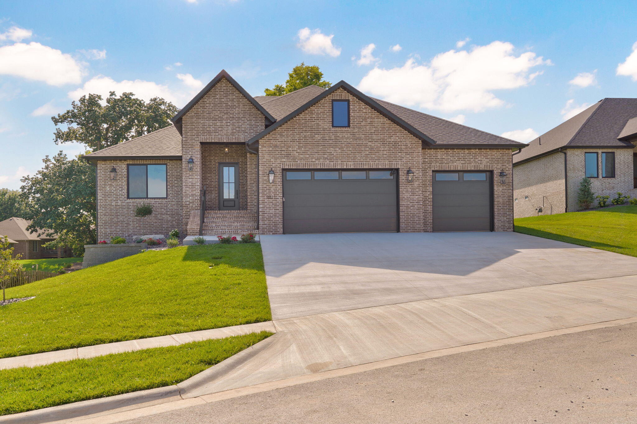 2011 N Silver Charm Avenue — photo