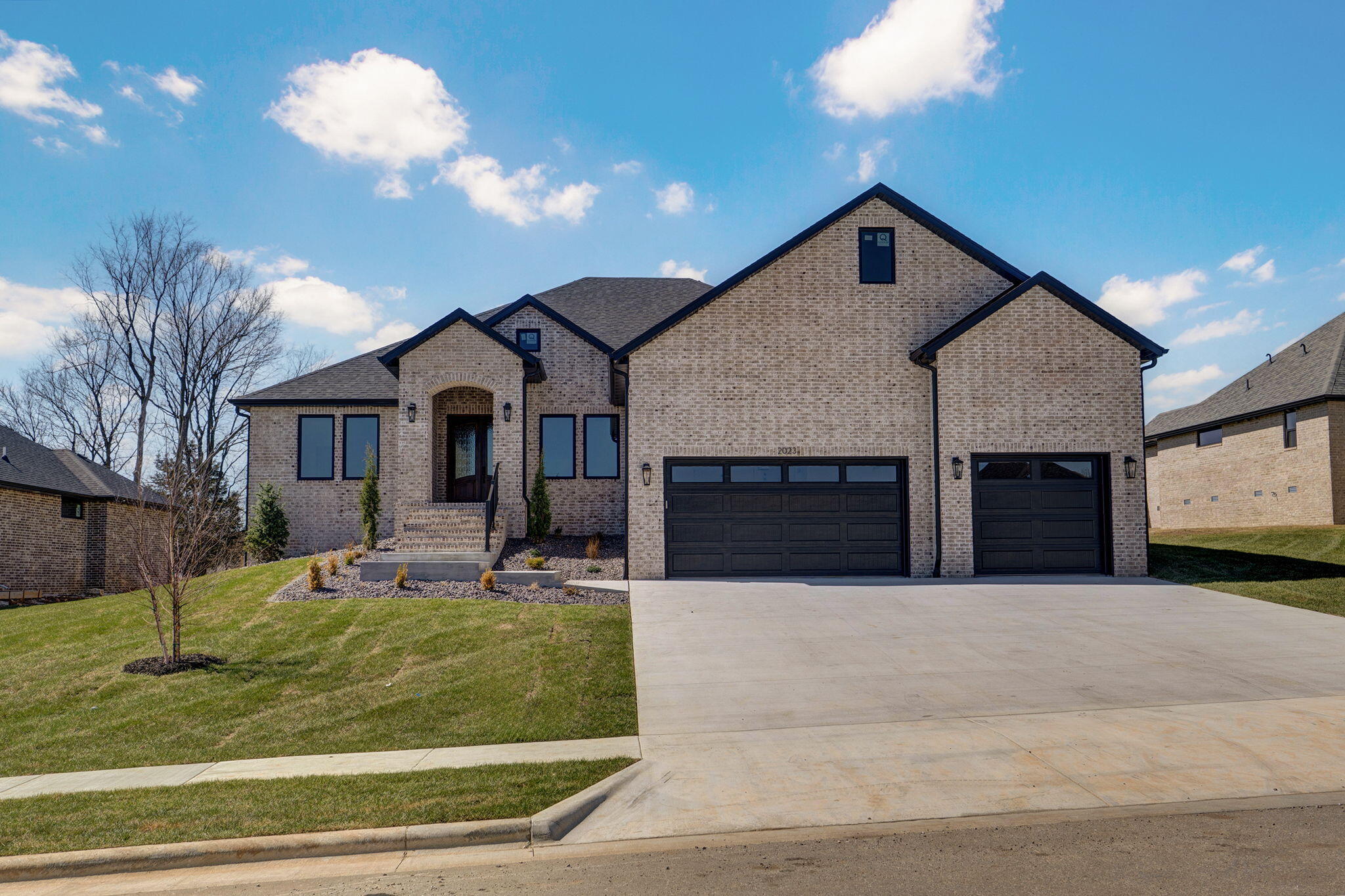 2023 N Silver Charm Avenue — photo