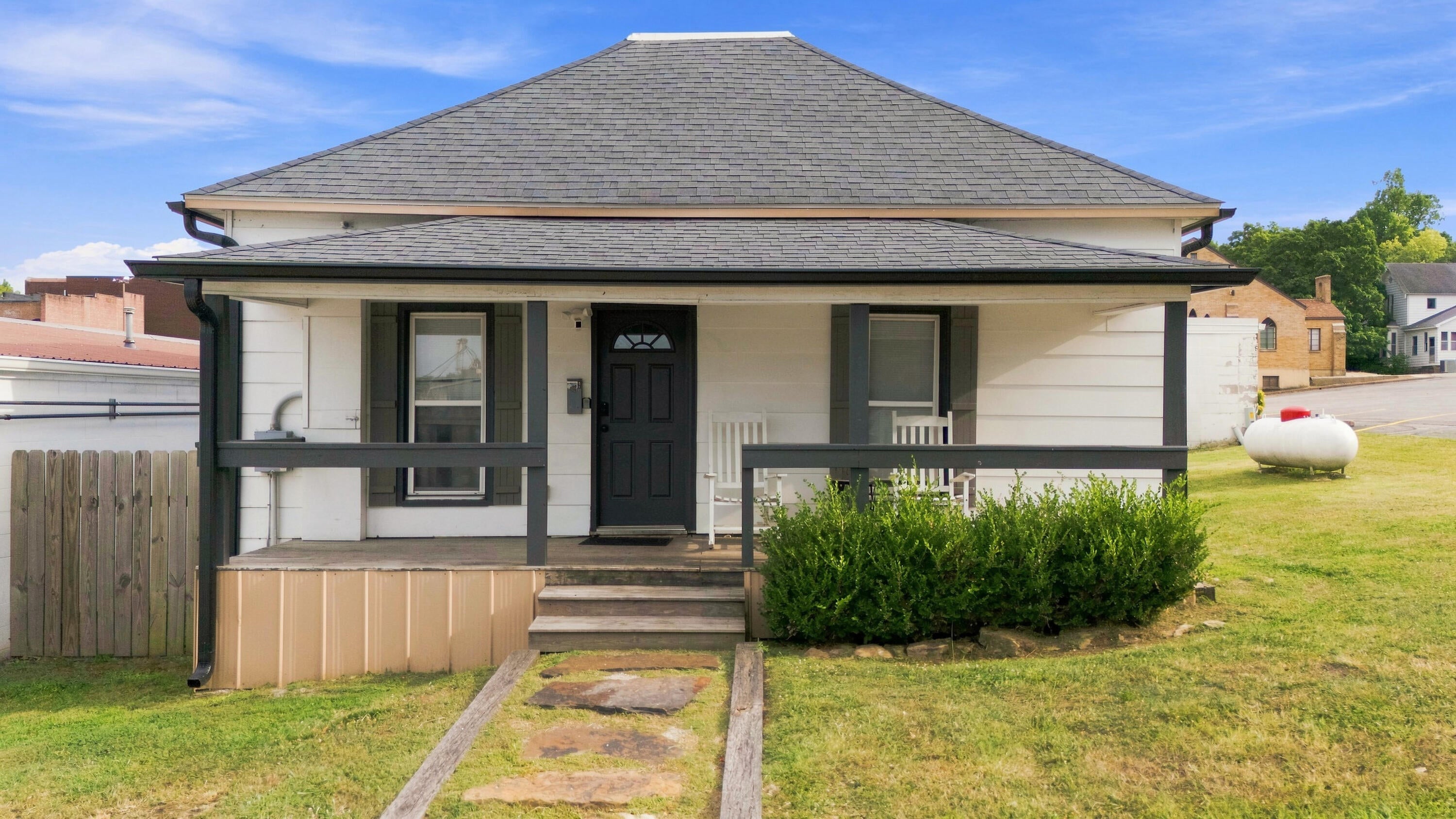 204 W Trish Knight Street — photo