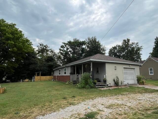 902 S Carnation Drive — photo