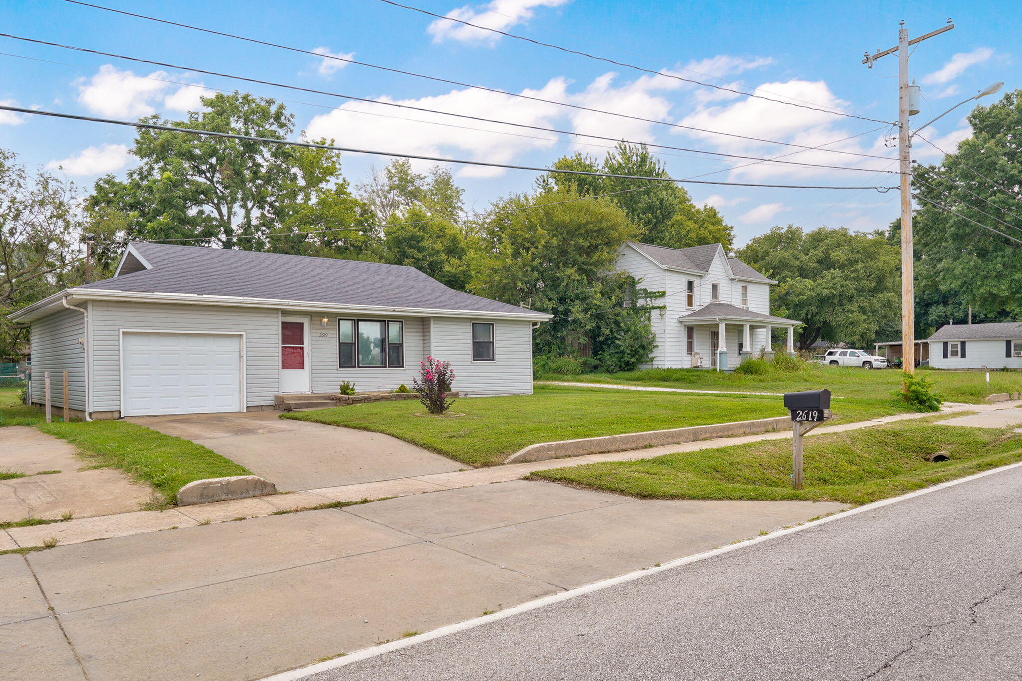 2619 E Division Street — photo
