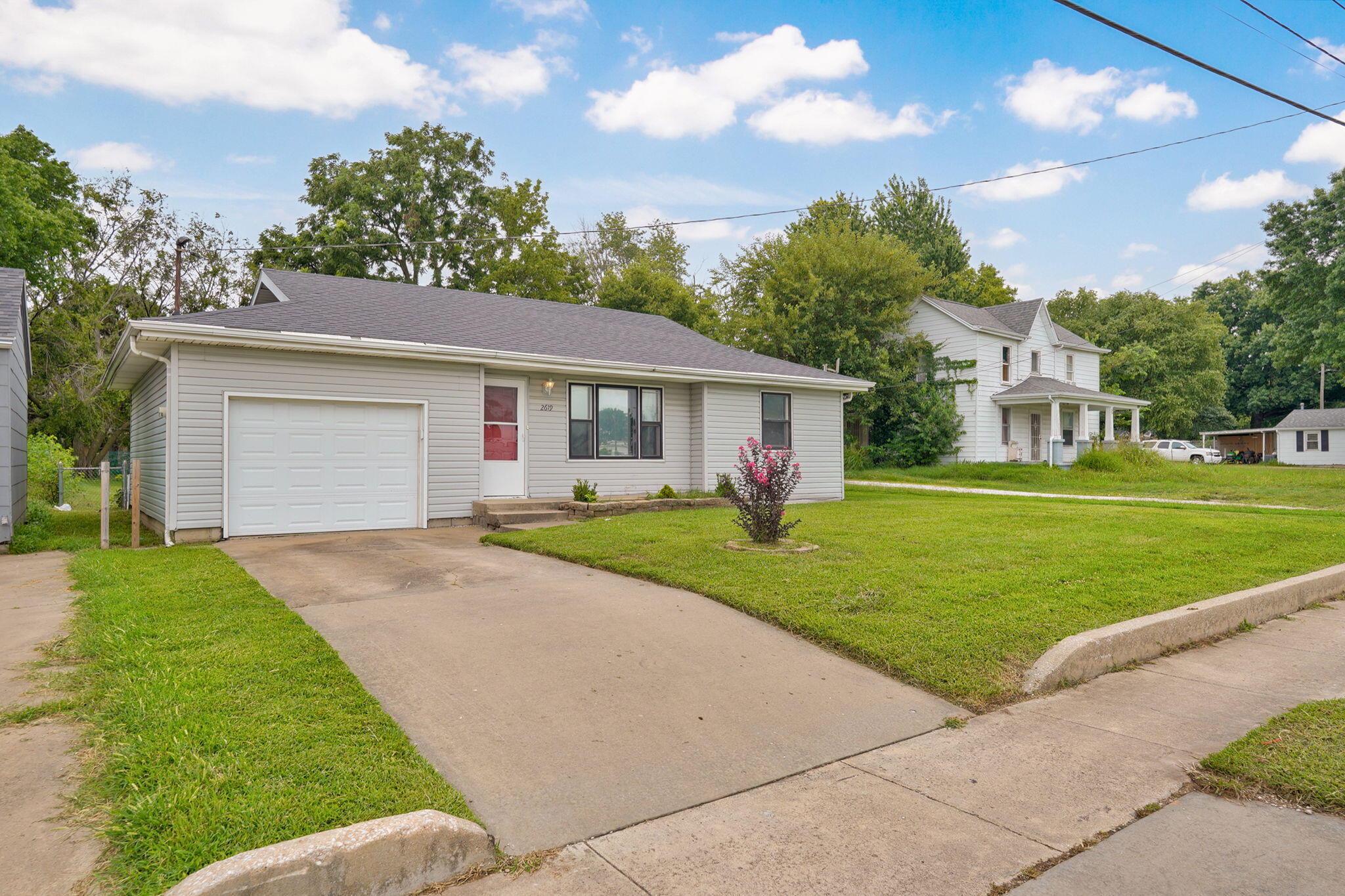 2619 E Division Street, Springfield, MO 65803 — photo 2