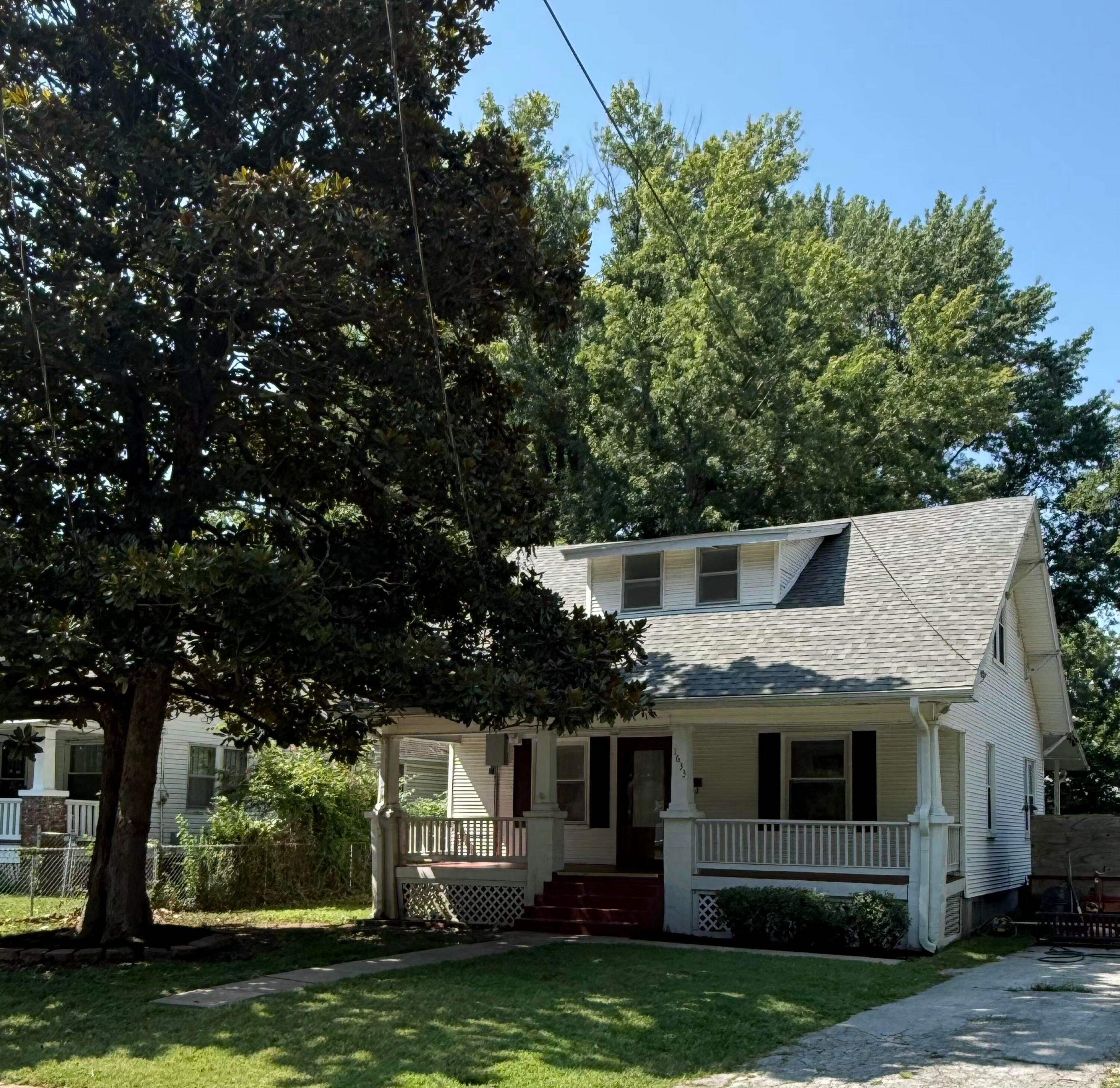 1633 E Lombard Street — photo