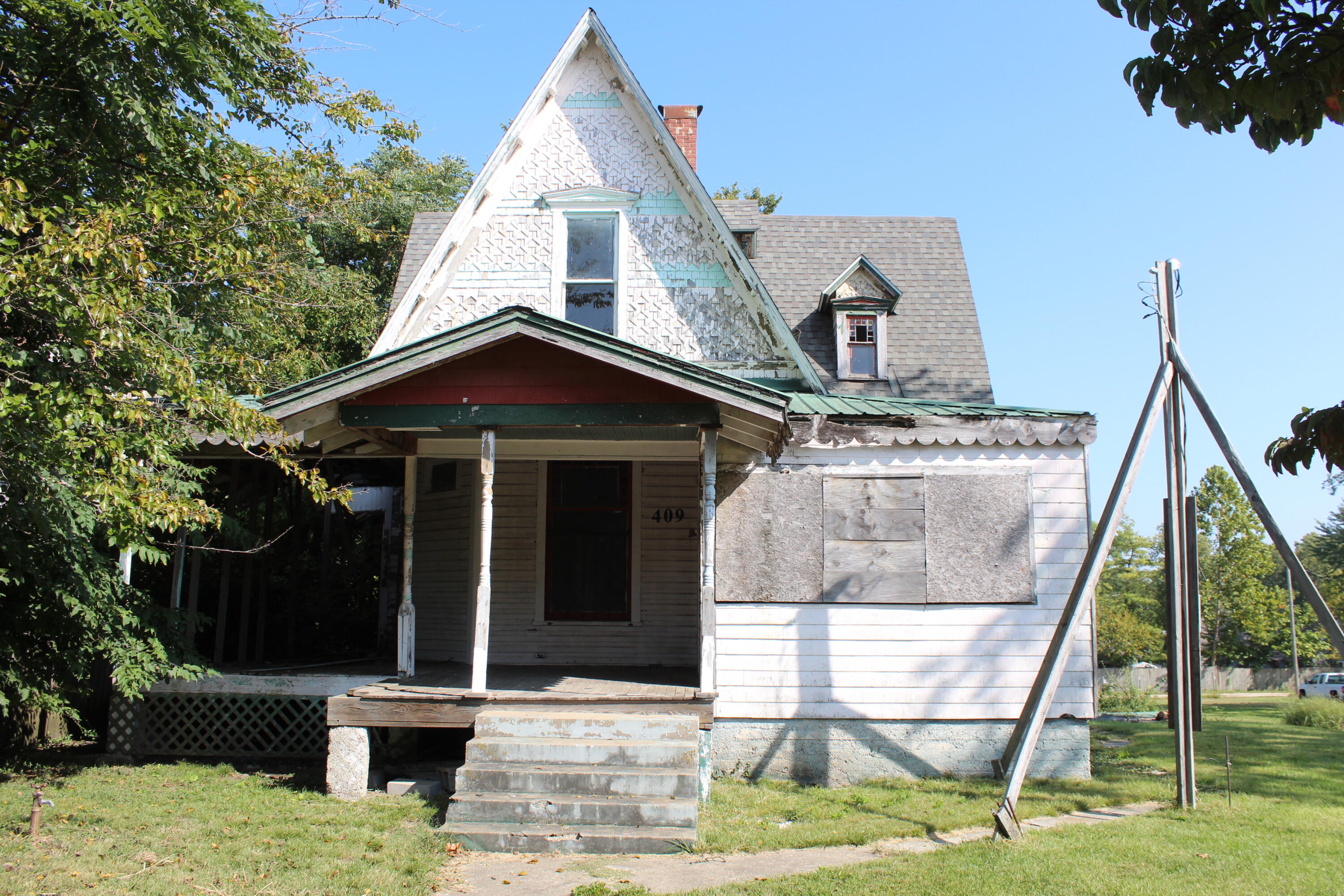 409 E College Street — photo
