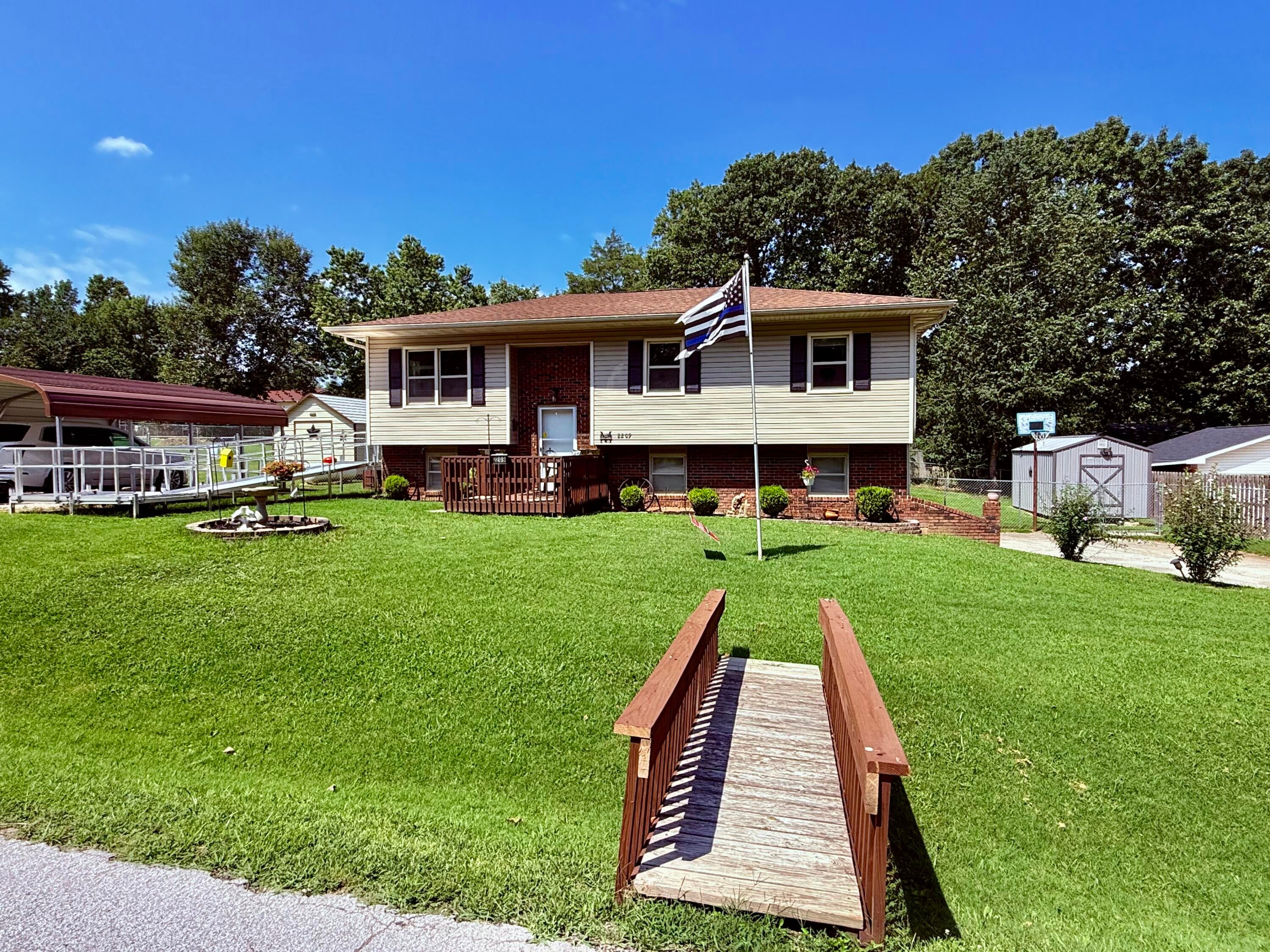 2209 Debra Drive — photo
