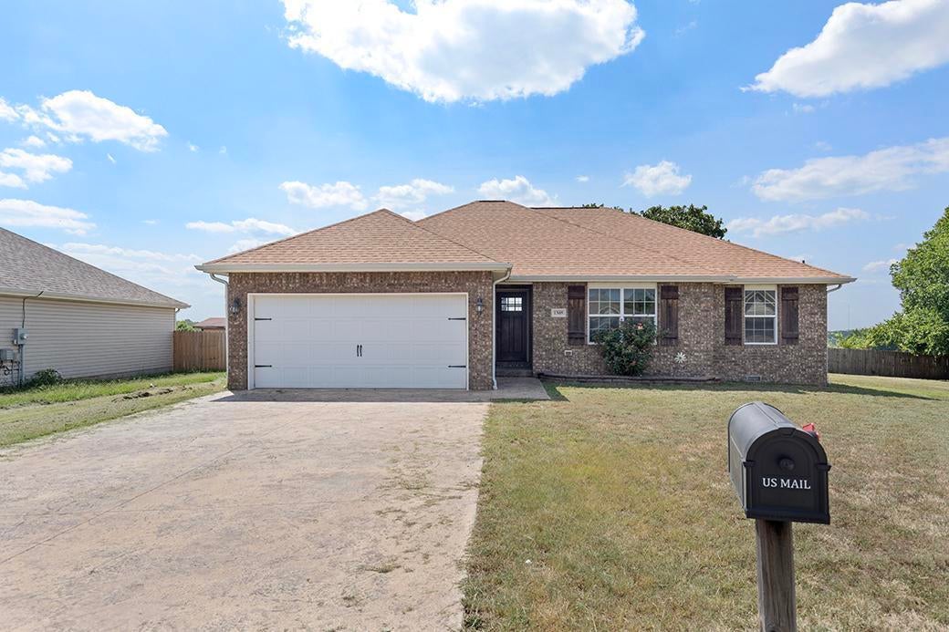 1305 Faith Lane — photo