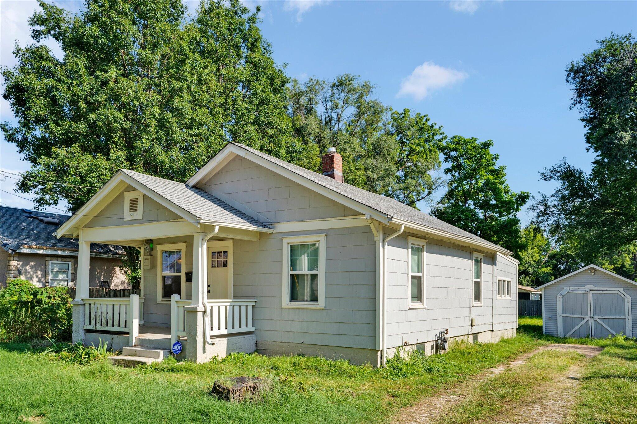1726 W Walnut Street — photo