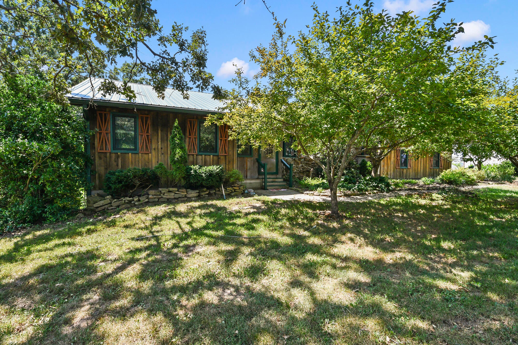 6421 Lawson Road — photo