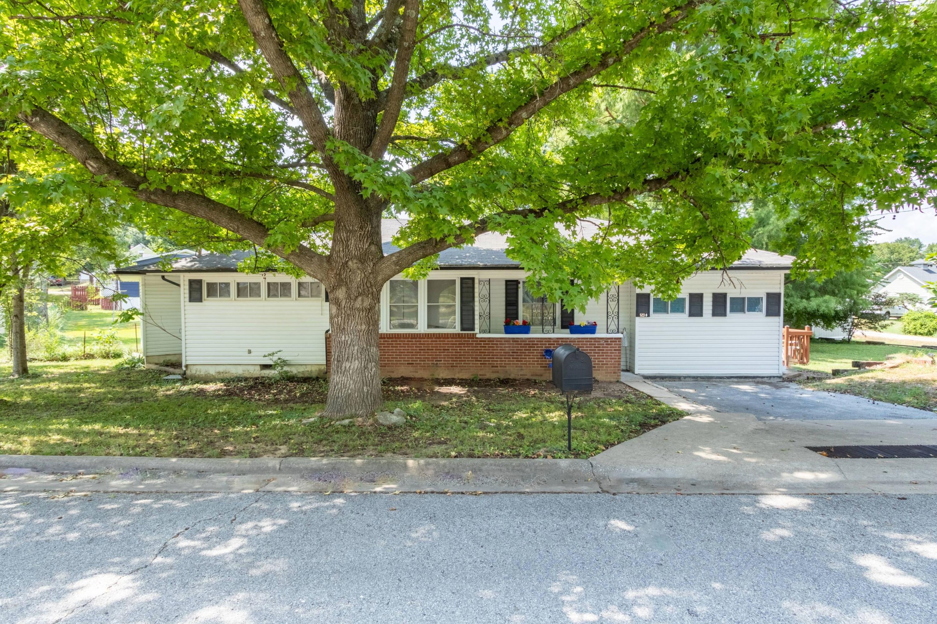 523 Parnell Drive — photo