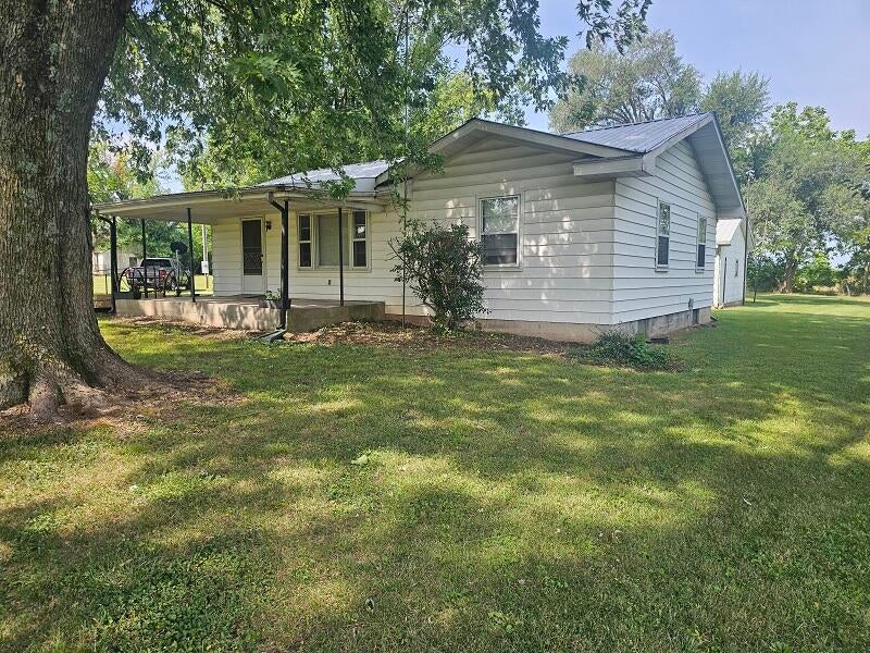 3117 N Farm Road 123 — photo