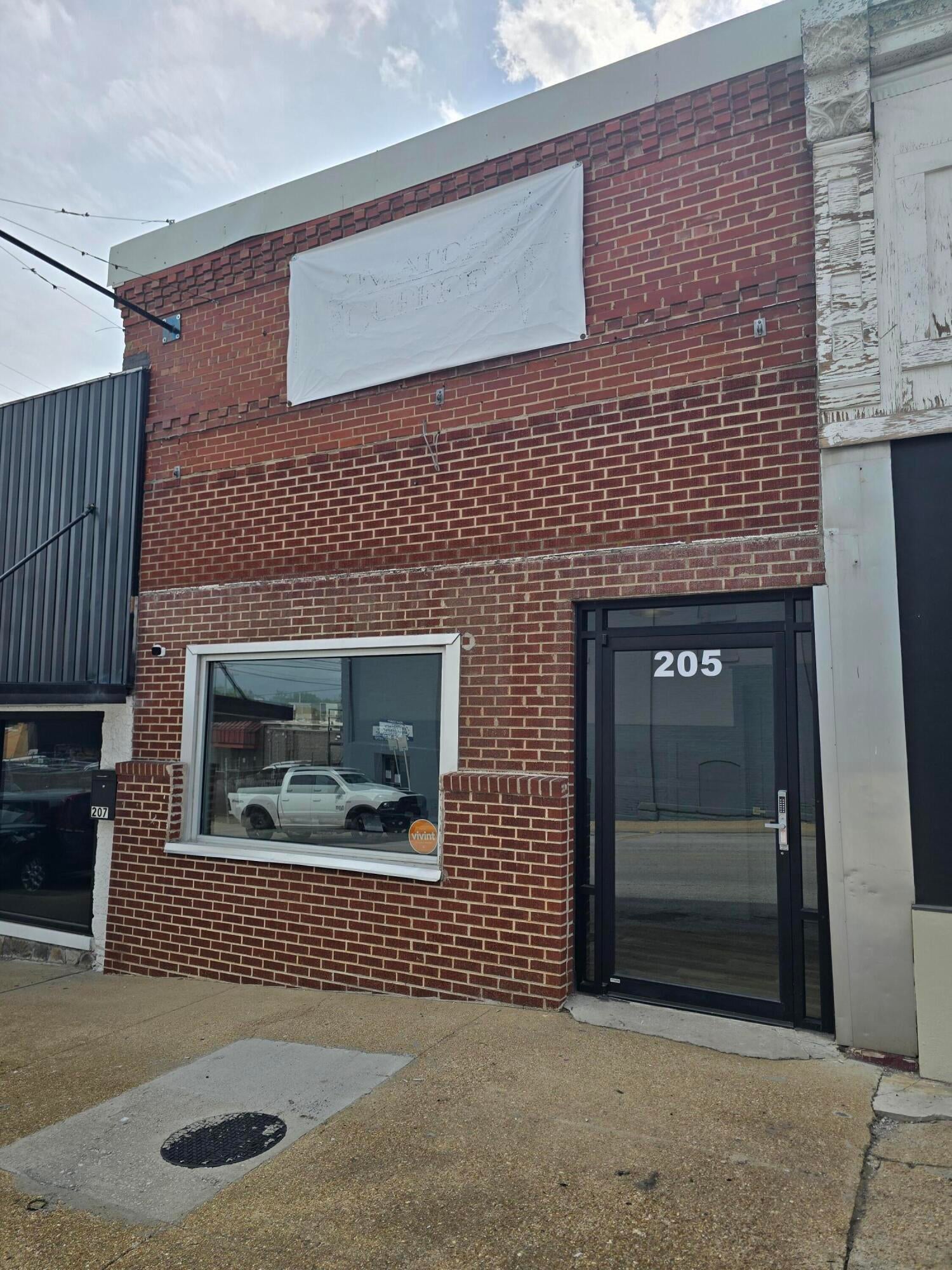205 S Main Avenue — photo