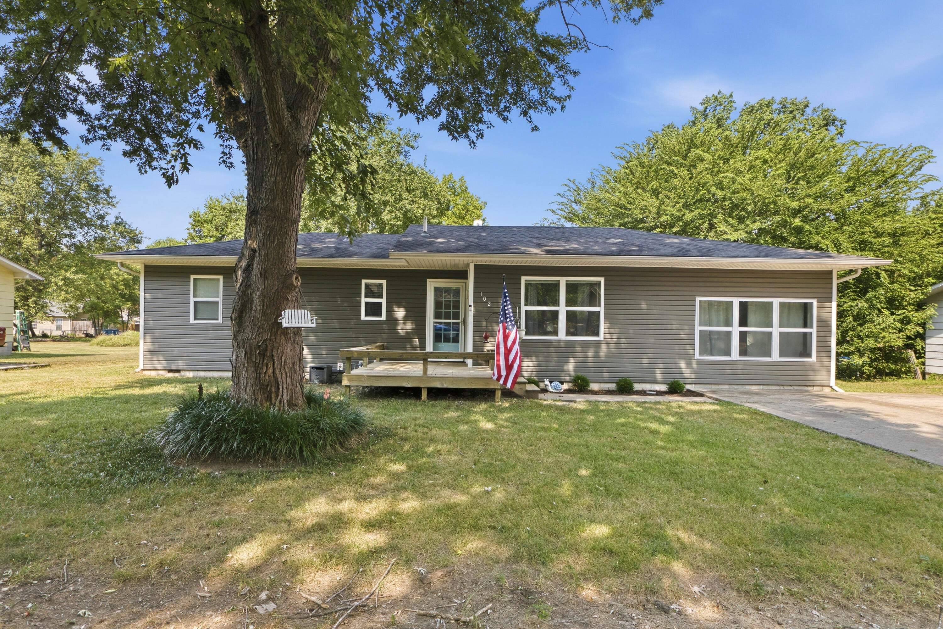 102 Greenfield Circle — photo