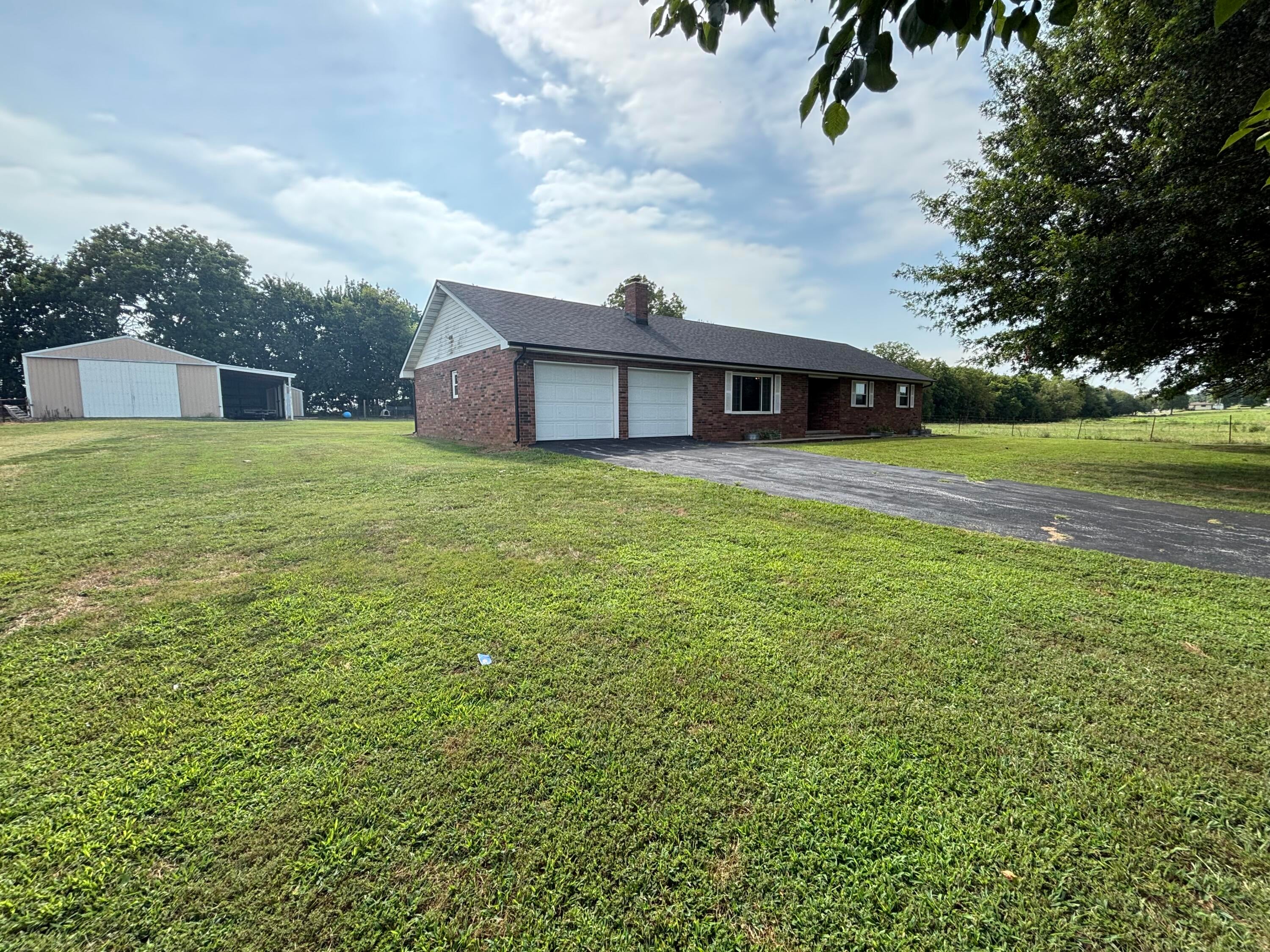 17722 Lawrence 1200 — photo