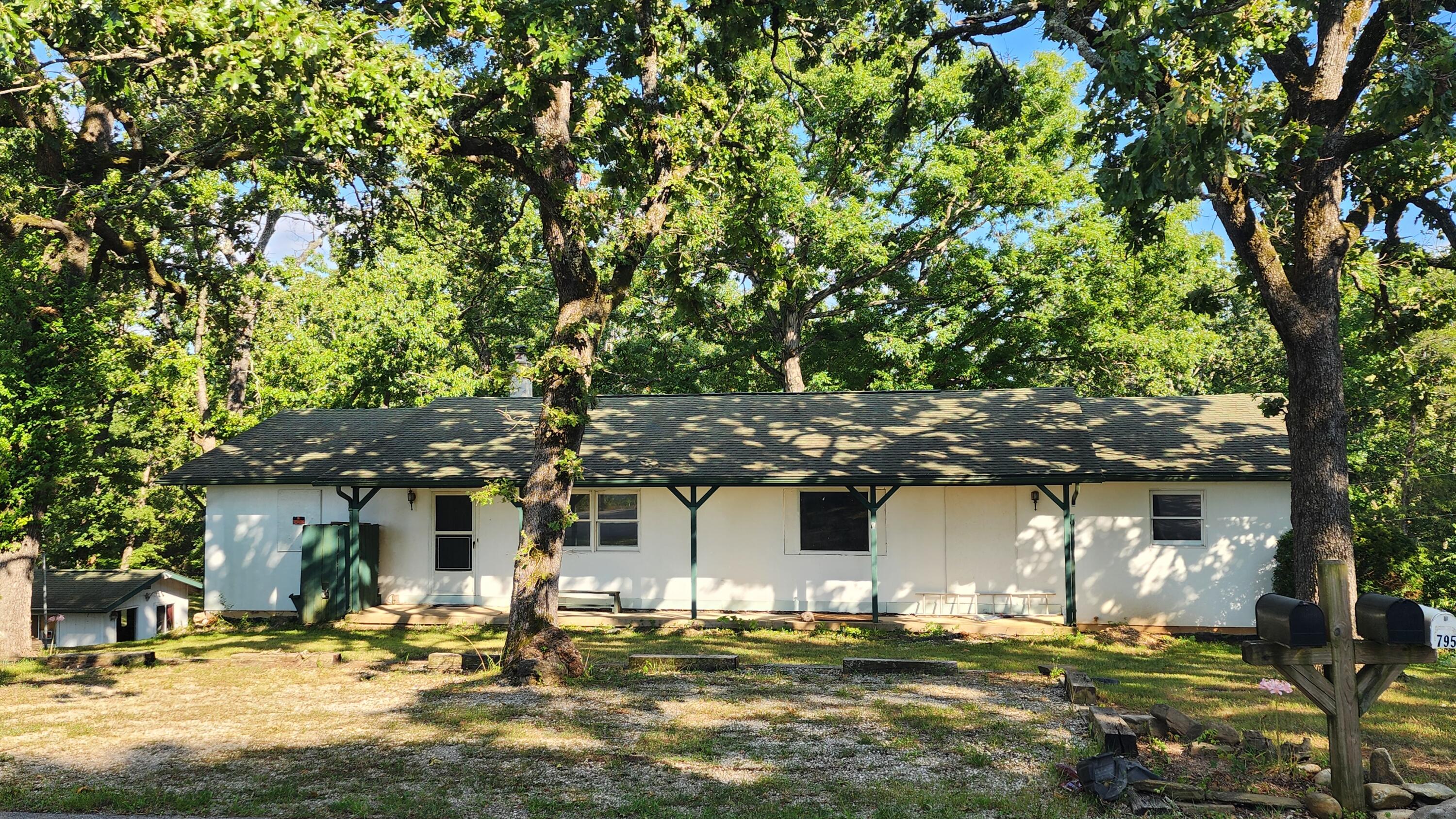 792 Skyline Drive — photo
