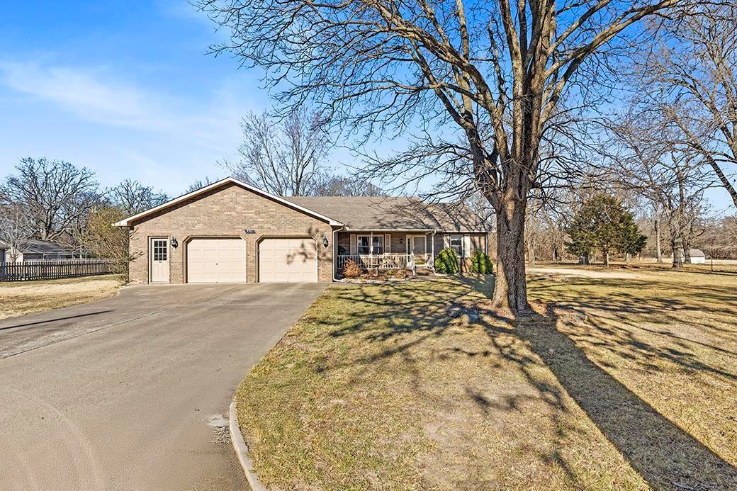 3711 Silver Creek Road — photo