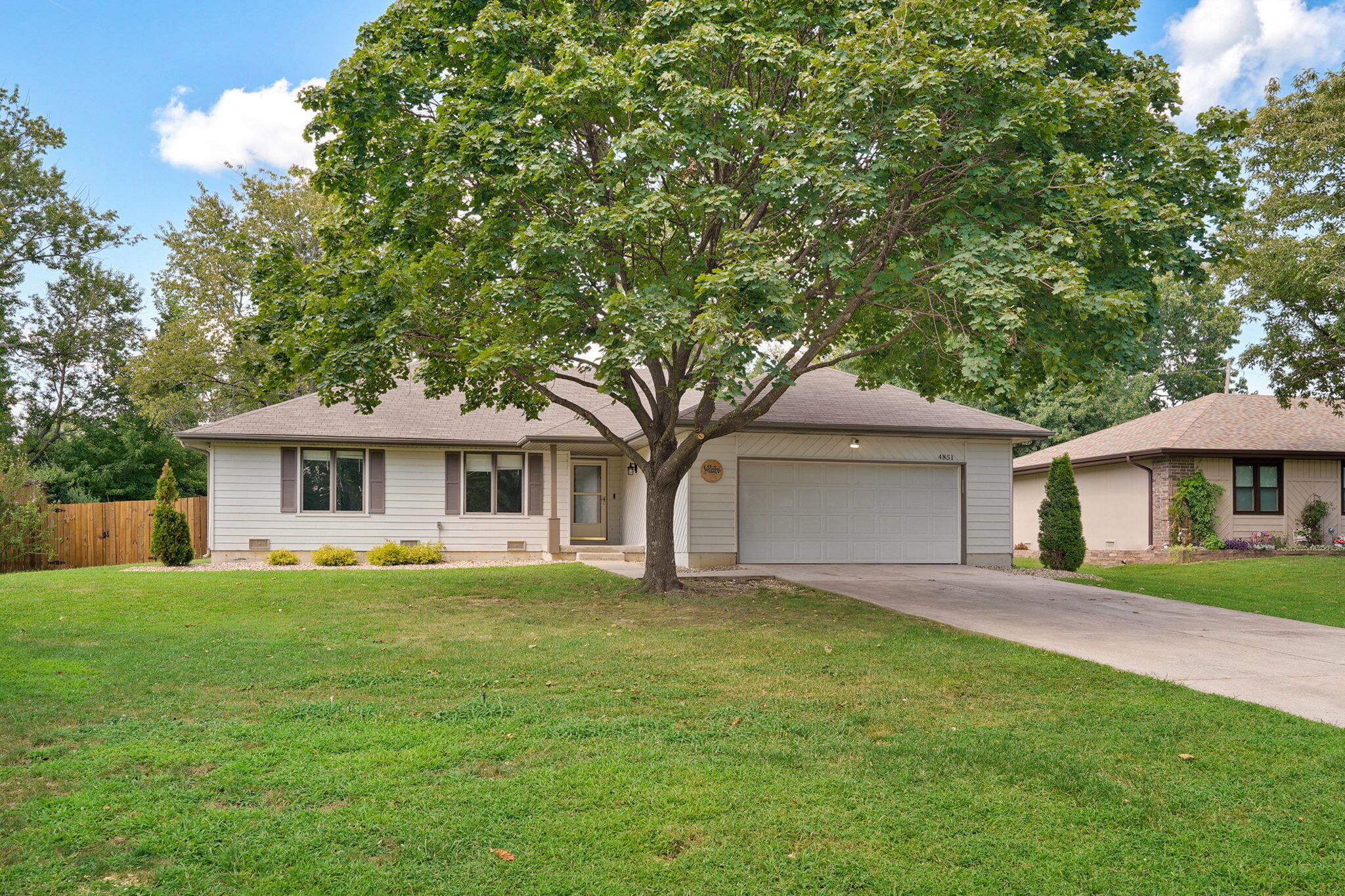 4851 E Weeping Willow Lane — photo