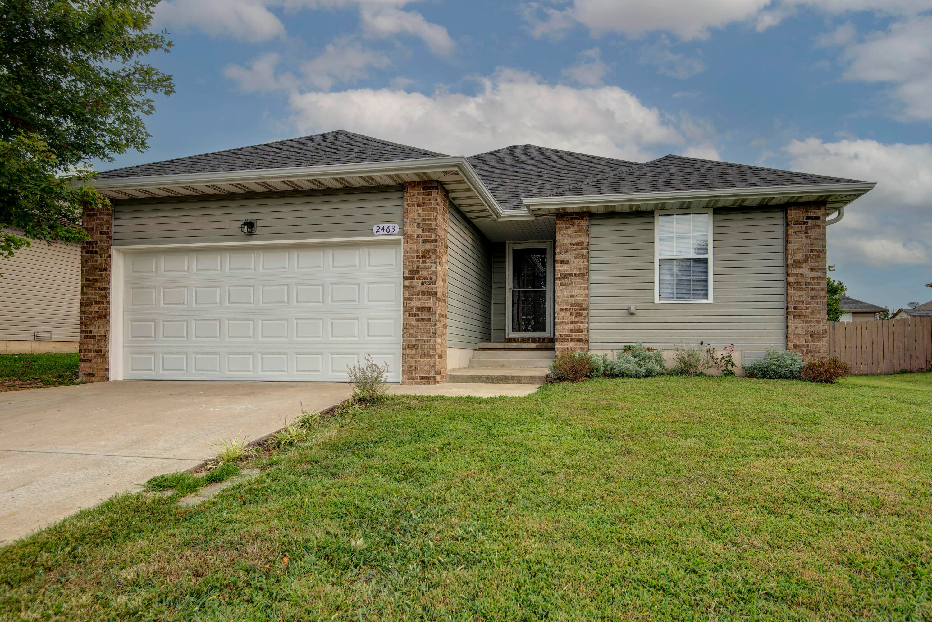 2463 W Cedar Creek Drive — photo