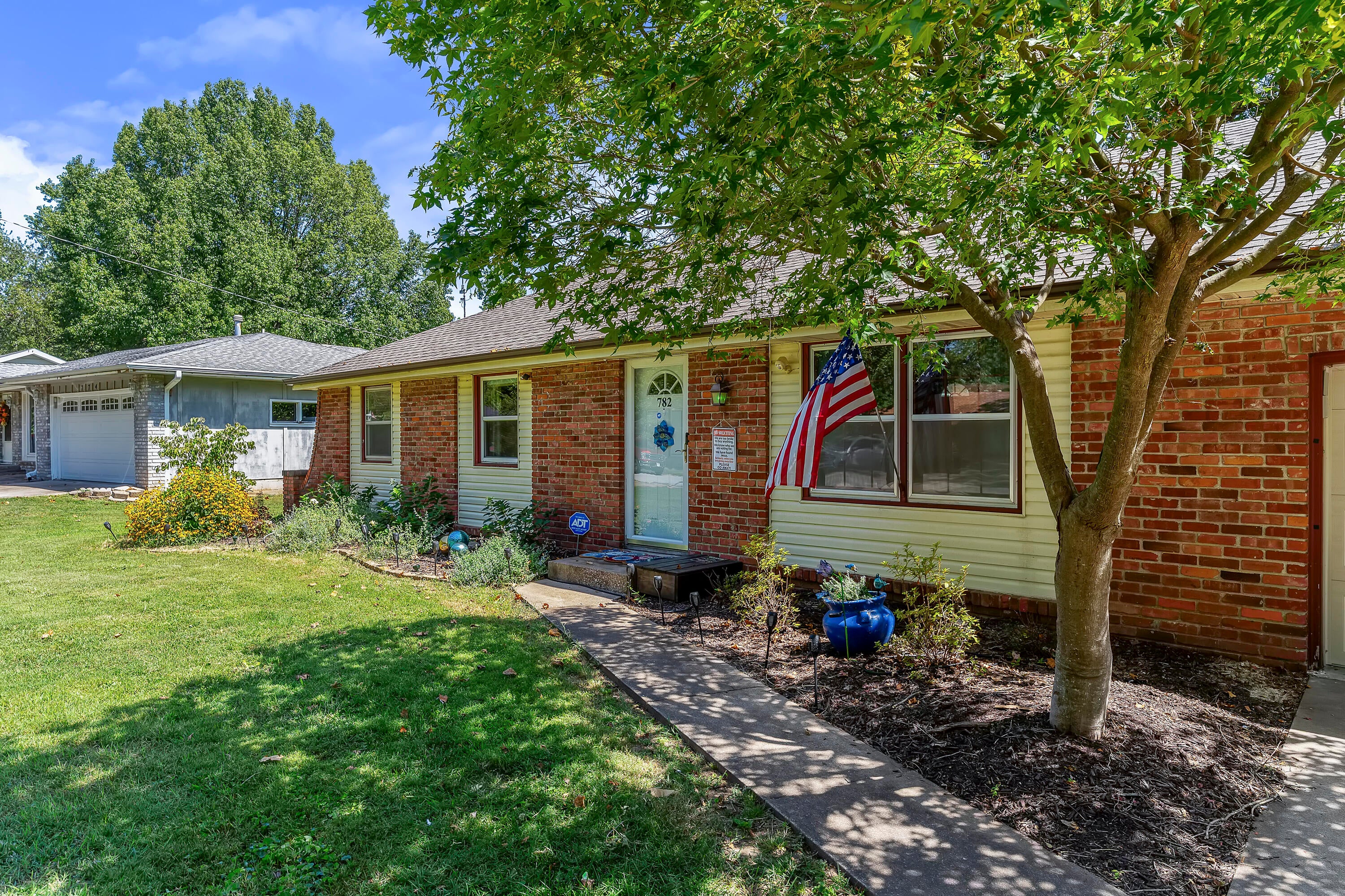 782 W Deerfield Street — photo