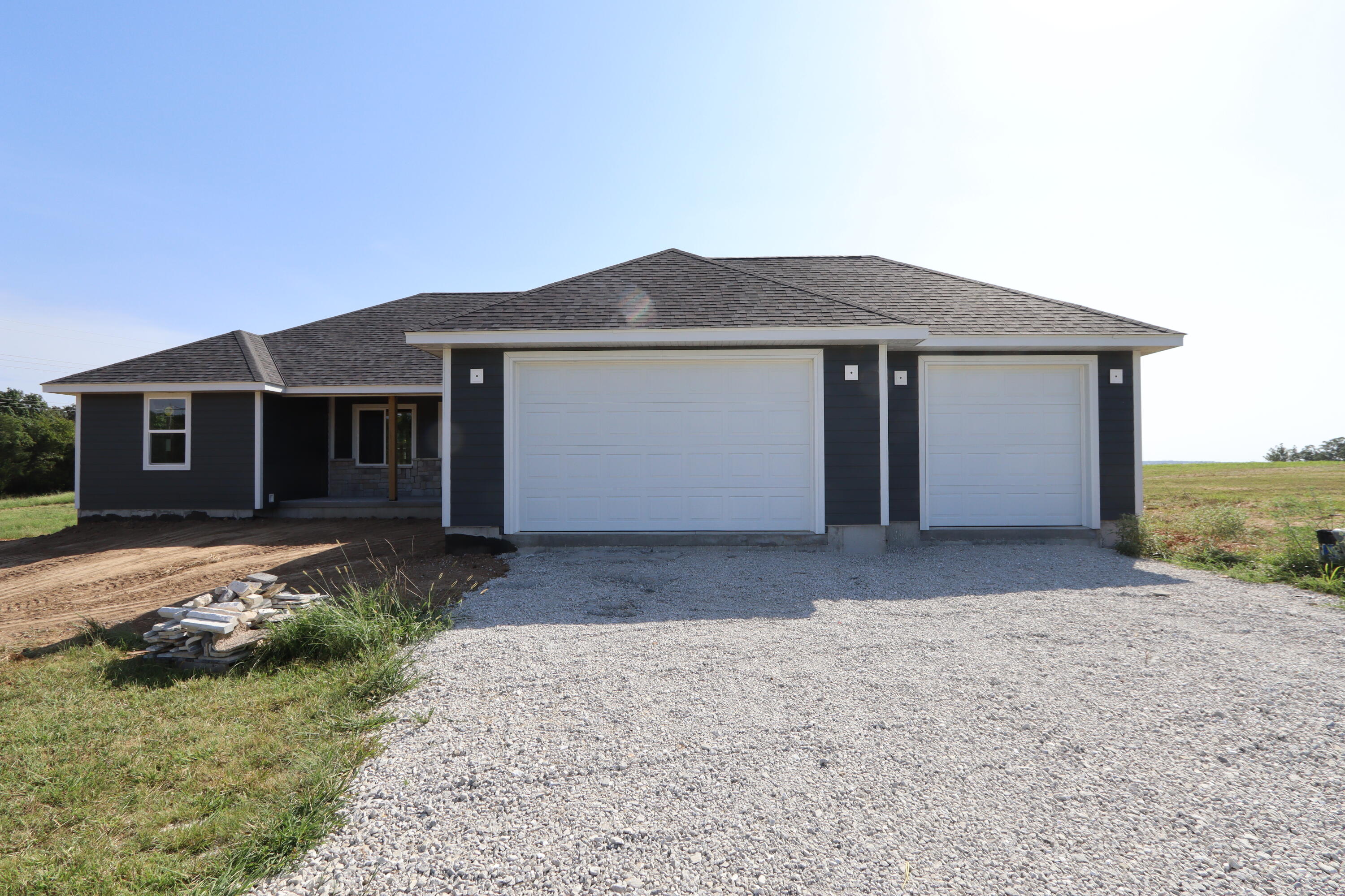 000 E Arrowhead Estates — photo