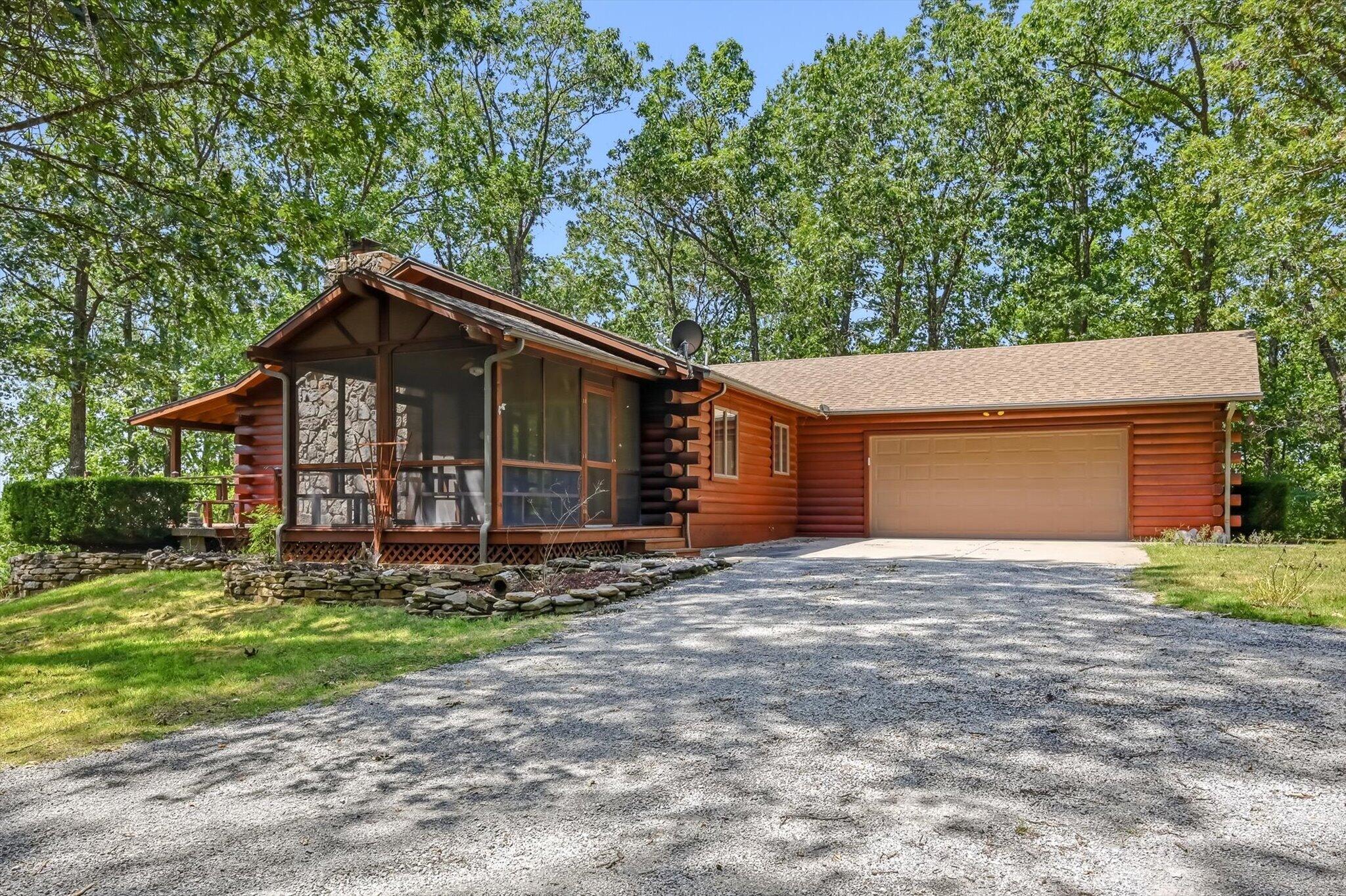 136 Oak Forest Circle — photo