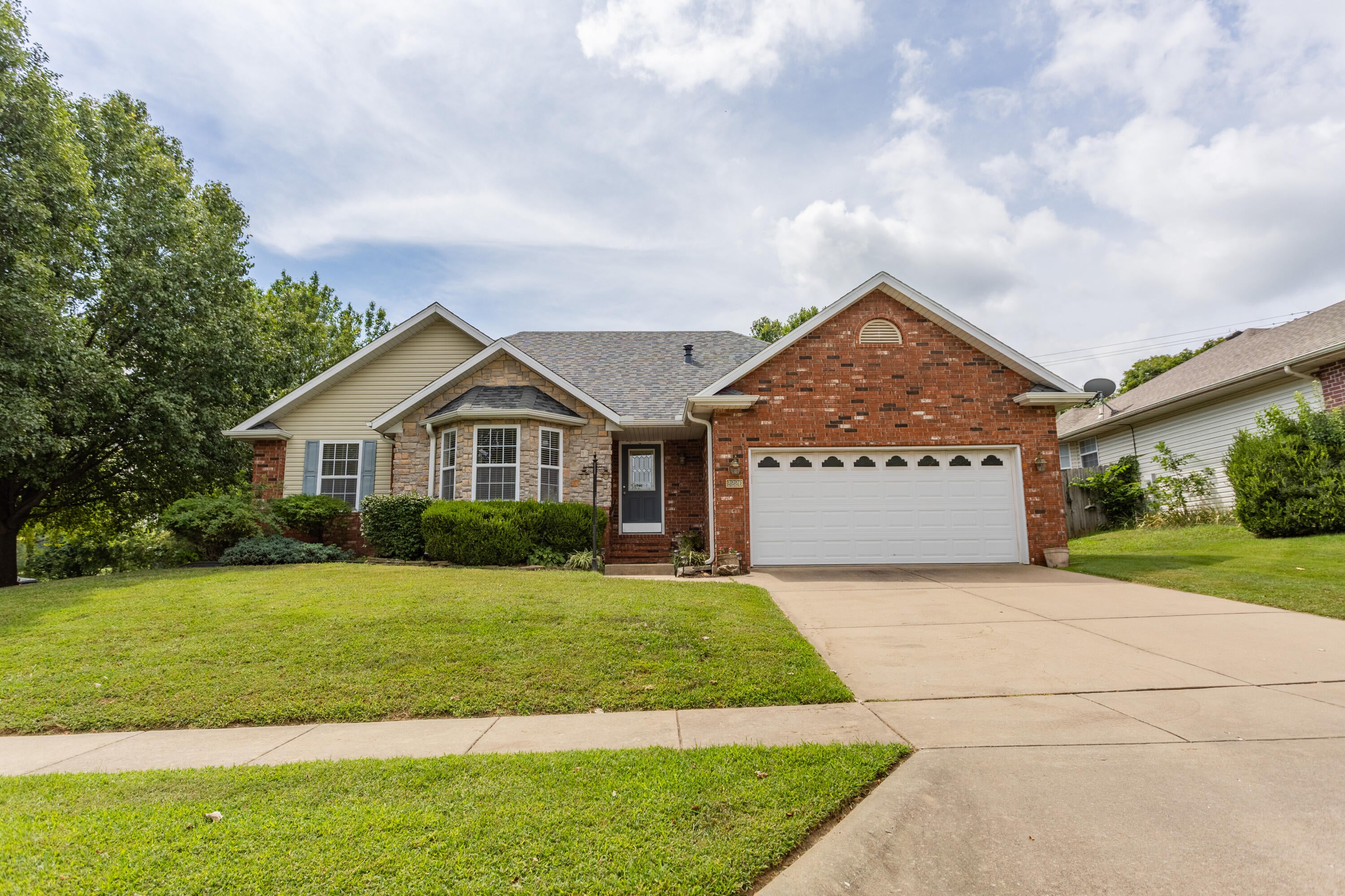 2226 E Kathryn Drive — photo
