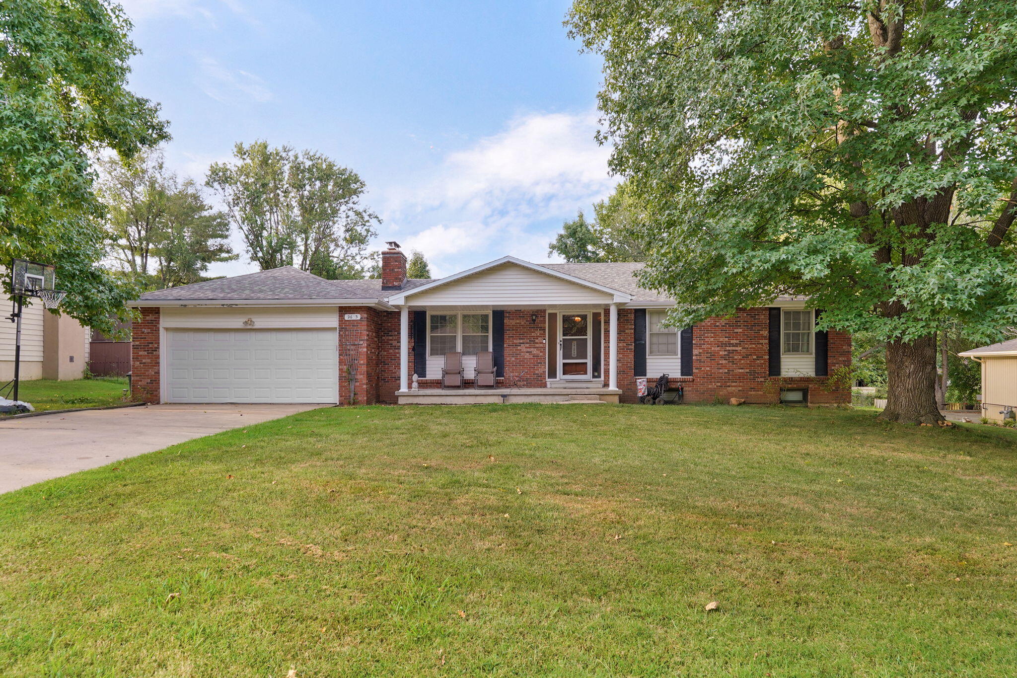 2633 W Village Lane — photo