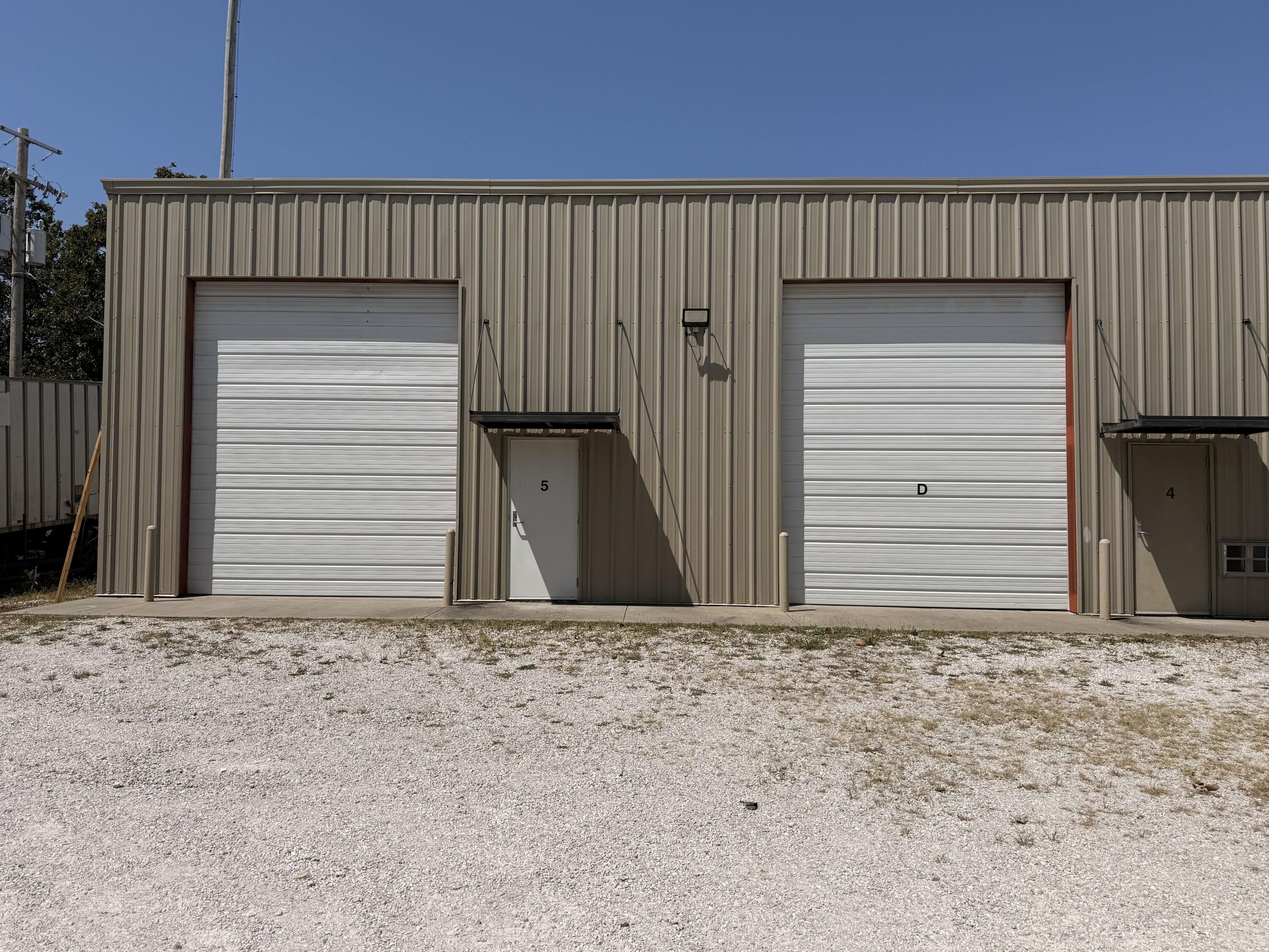 2369 Outer Road Units 4-5 — photo