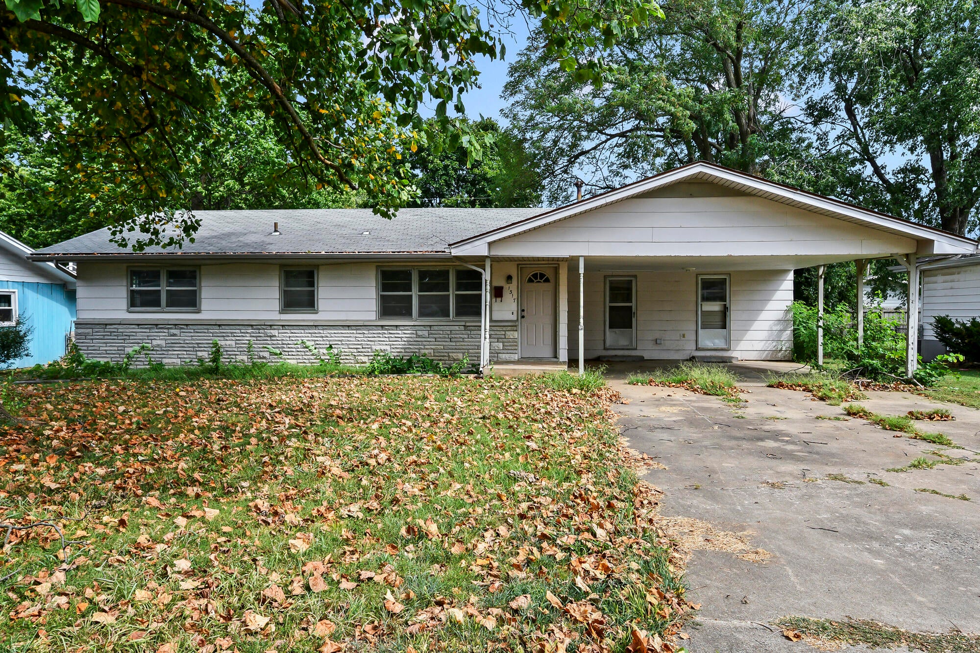 1317 E Cambridge Street — photo